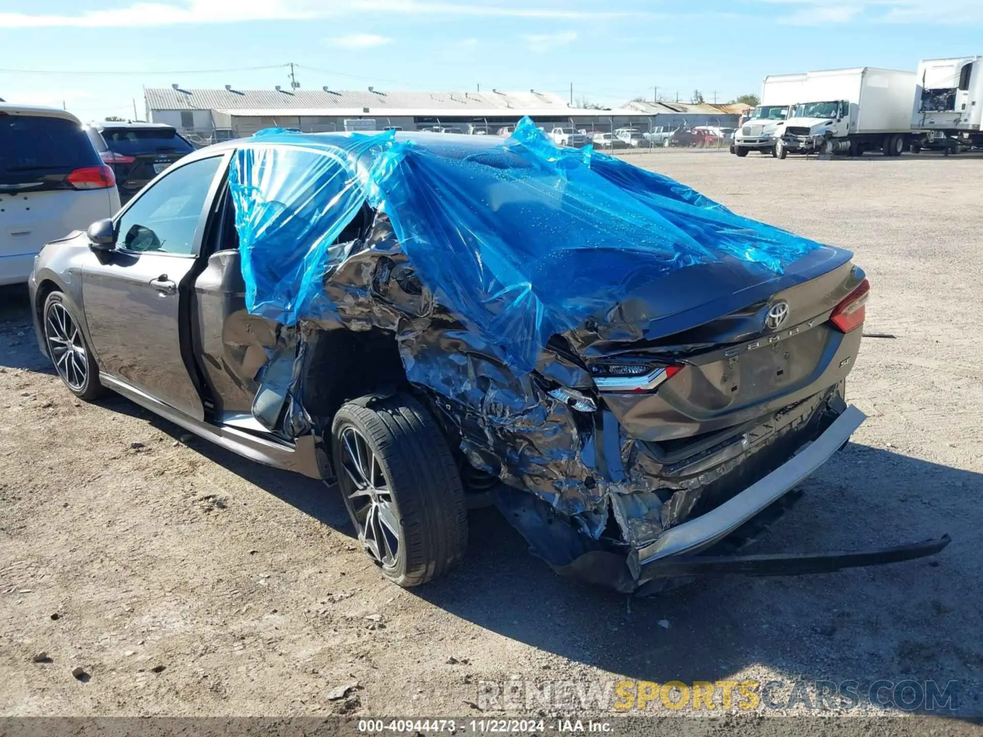 3 fotografías del automóvil dañado 4T1G11AK2MU440538 TOYOTA CAMRY 2021