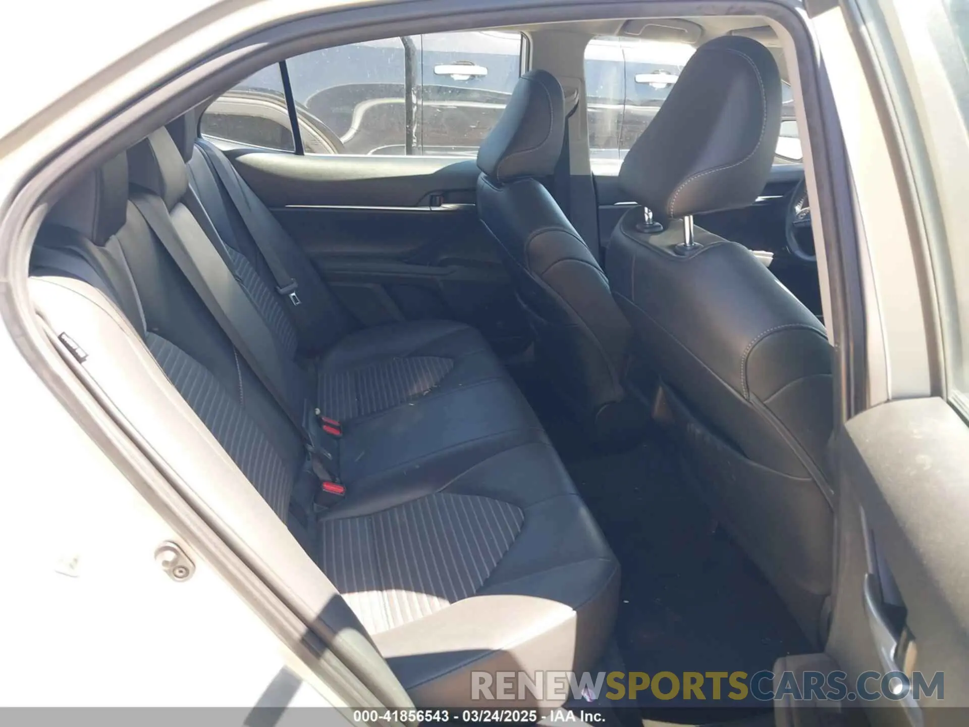 8 fotografías del automóvil dañado 4T1G11AK2MU442936 TOYOTA CAMRY 2021