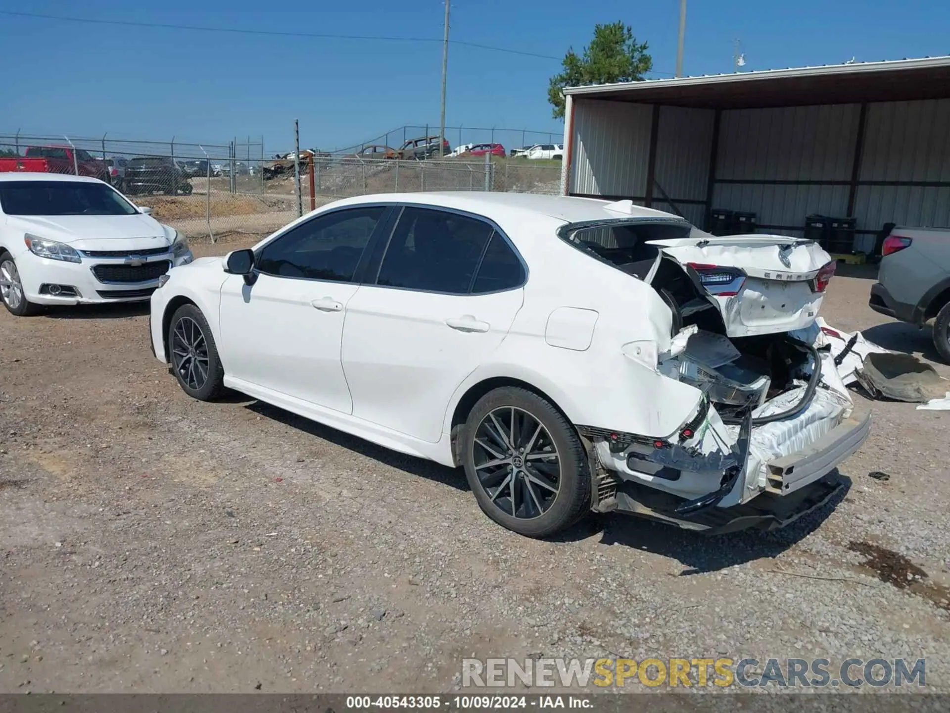 3 fotografías del automóvil dañado 4T1G11AK2MU444928 TOYOTA CAMRY 2021