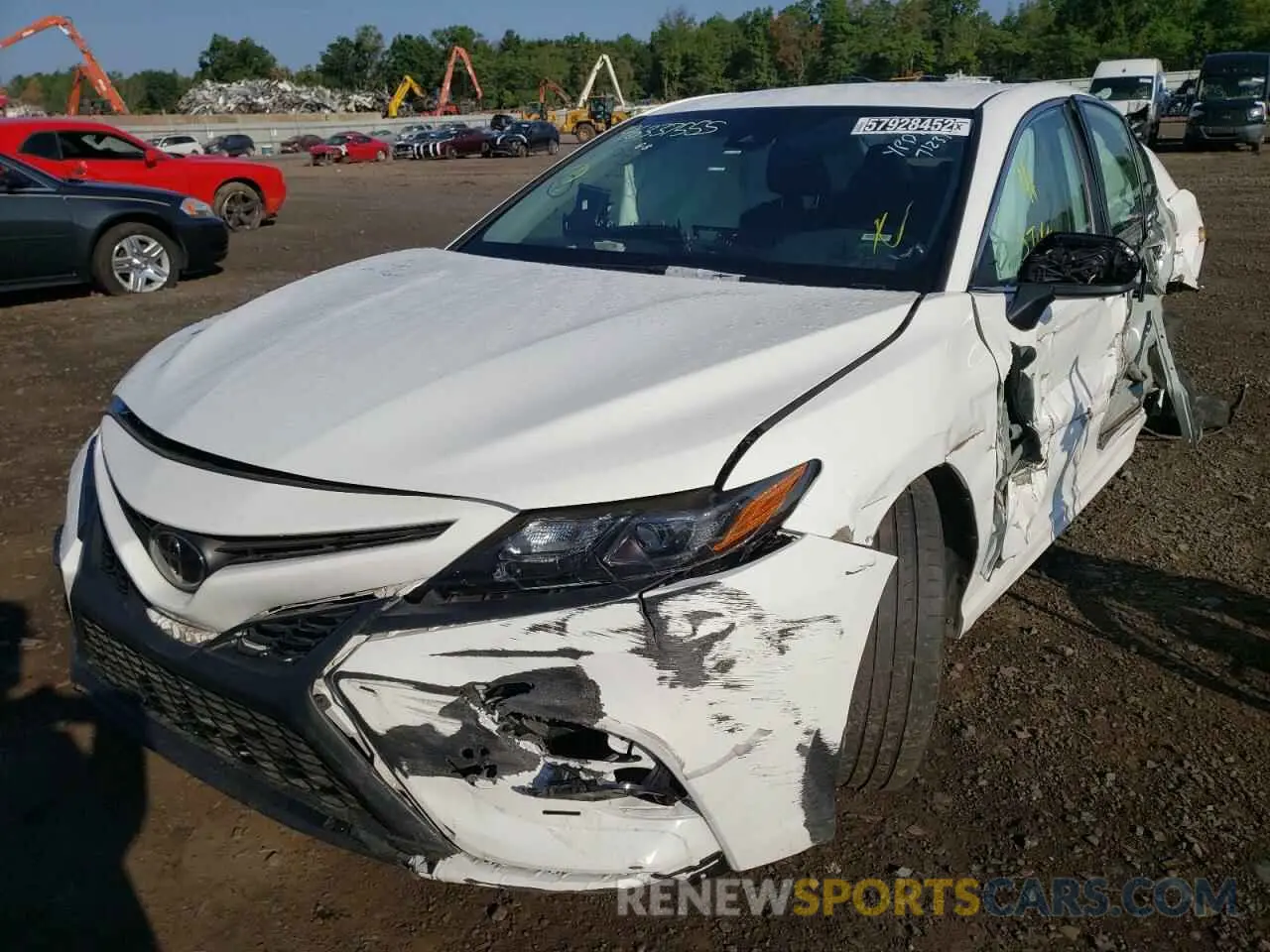 2 fotografías del automóvil dañado 4T1G11AK2MU445061 TOYOTA CAMRY 2021