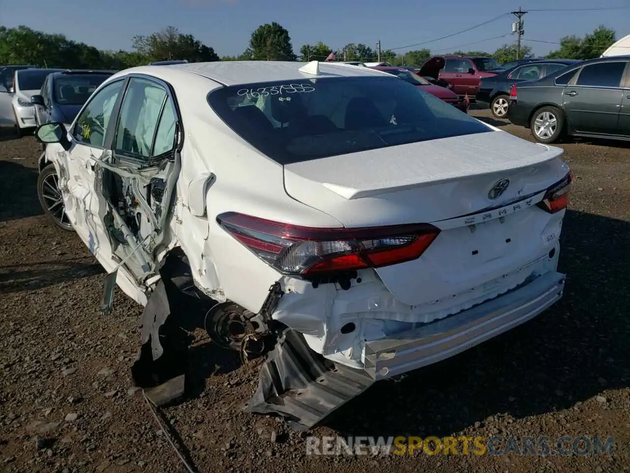 3 fotografías del automóvil dañado 4T1G11AK2MU445061 TOYOTA CAMRY 2021