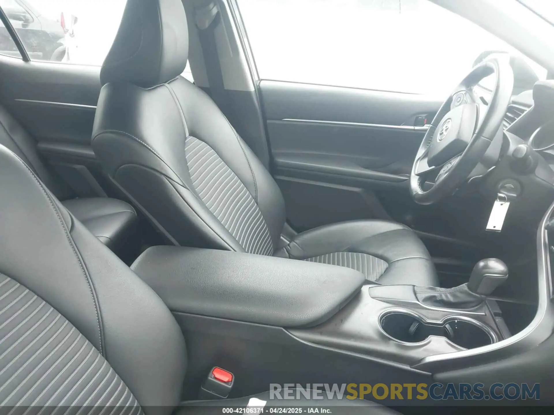 5 fotografías del automóvil dañado 4T1G11AK2MU454794 TOYOTA CAMRY 2021