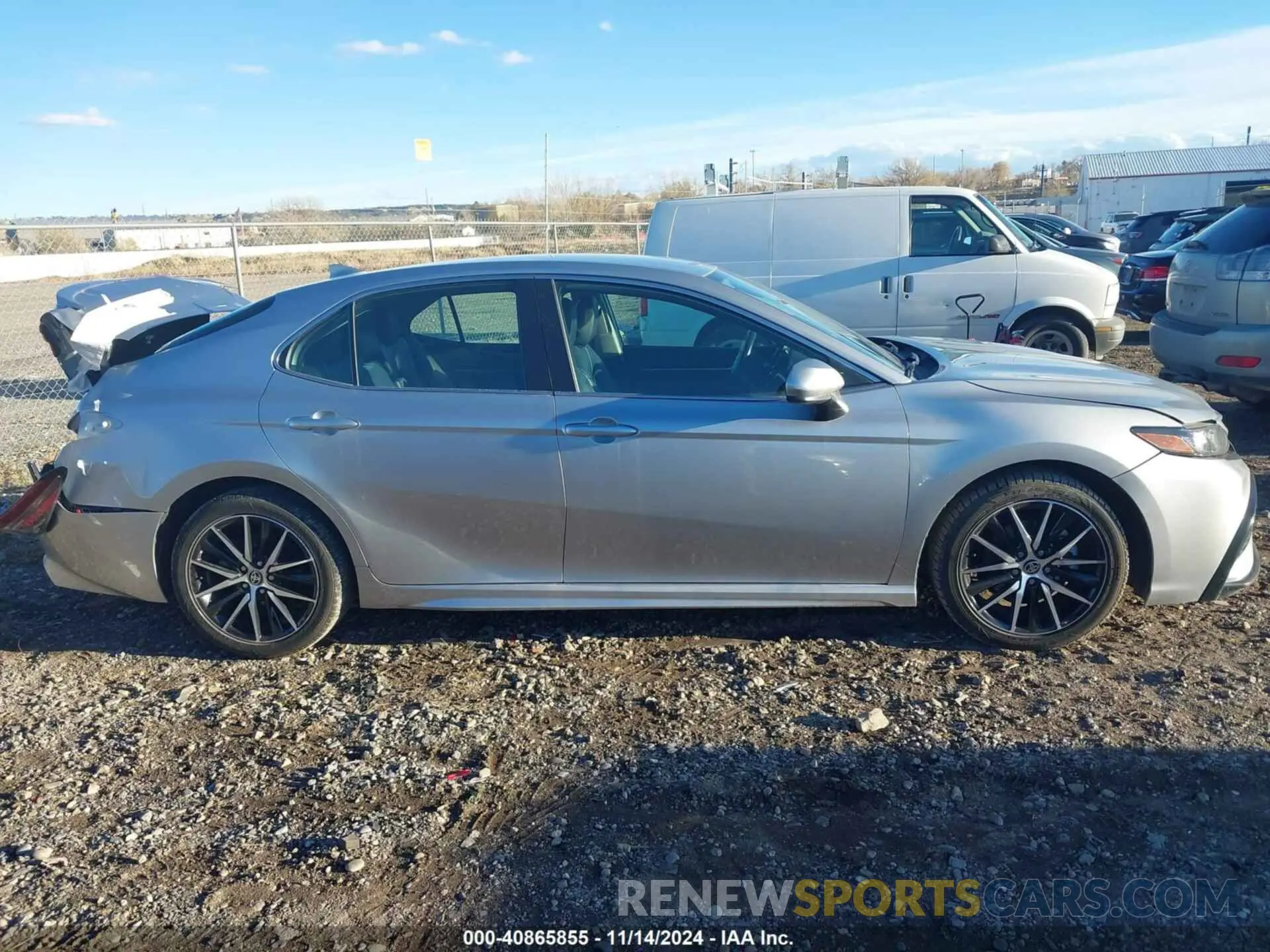 13 fotografías del automóvil dañado 4T1G11AK2MU523726 TOYOTA CAMRY 2021
