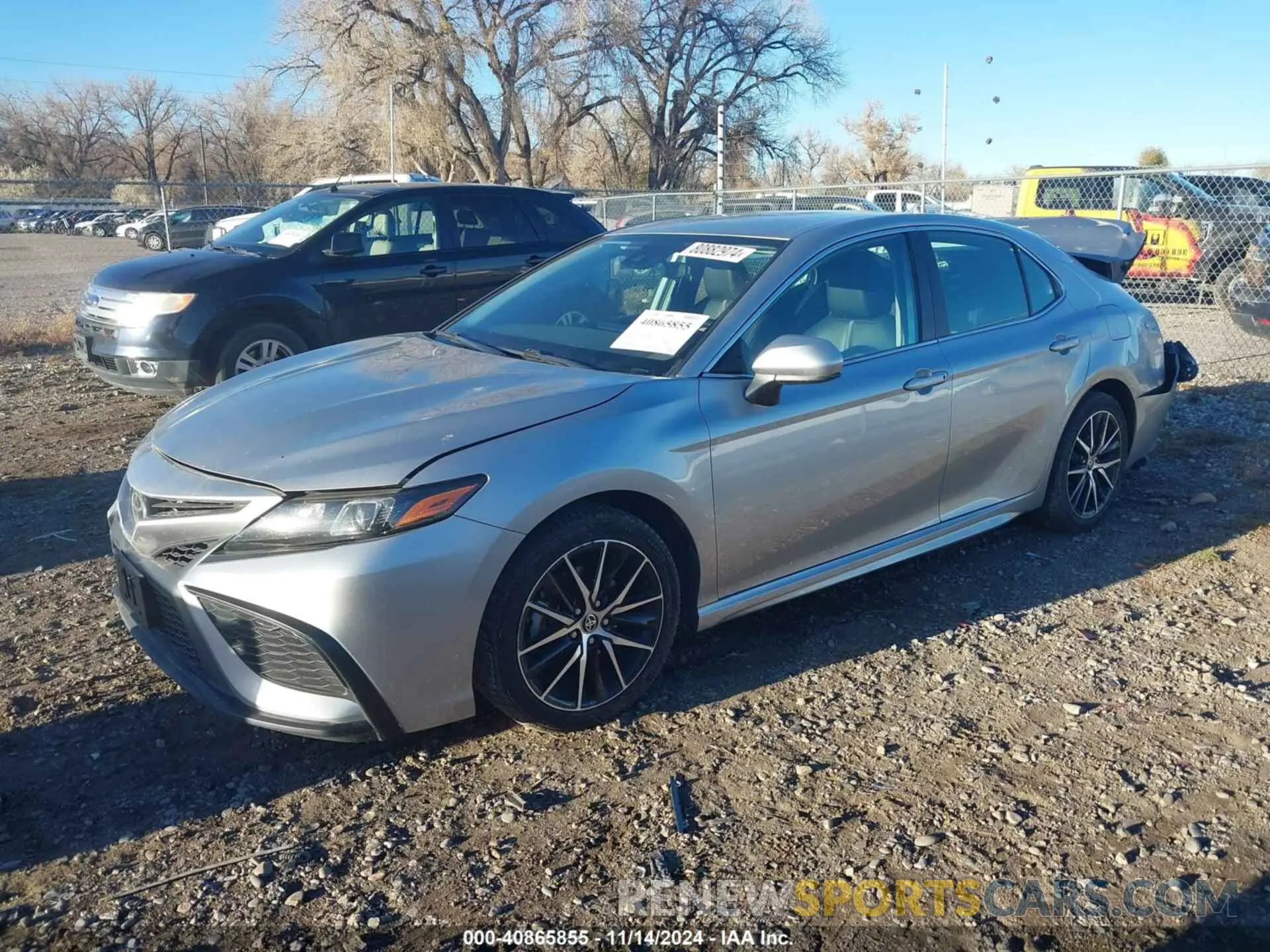 2 fotografías del automóvil dañado 4T1G11AK2MU523726 TOYOTA CAMRY 2021