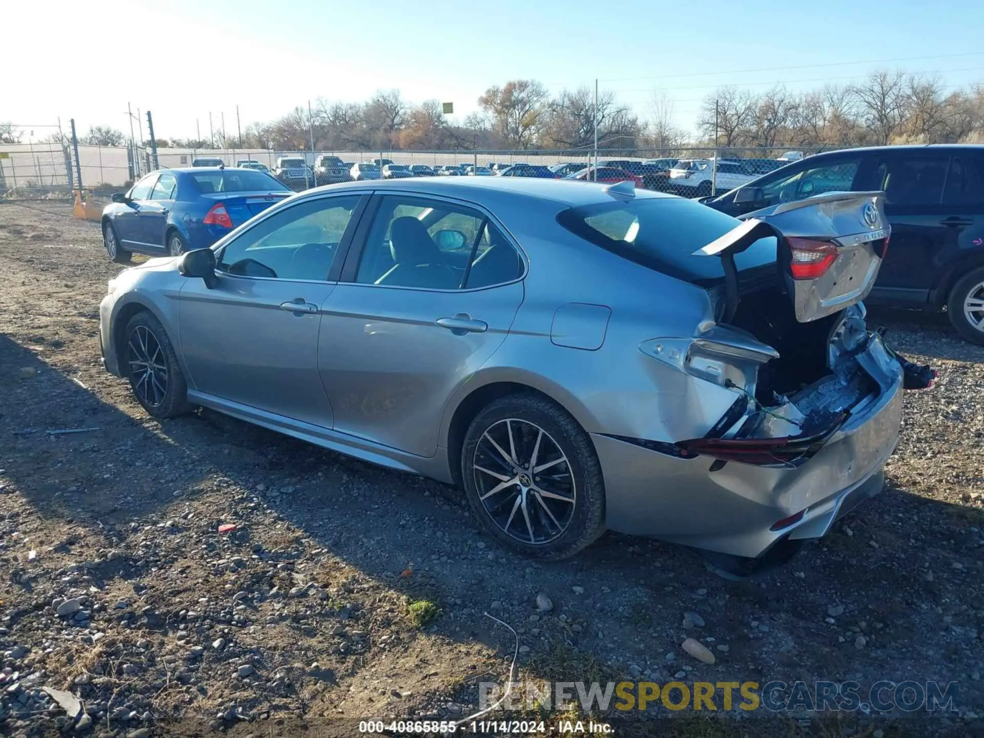 3 fotografías del automóvil dañado 4T1G11AK2MU523726 TOYOTA CAMRY 2021