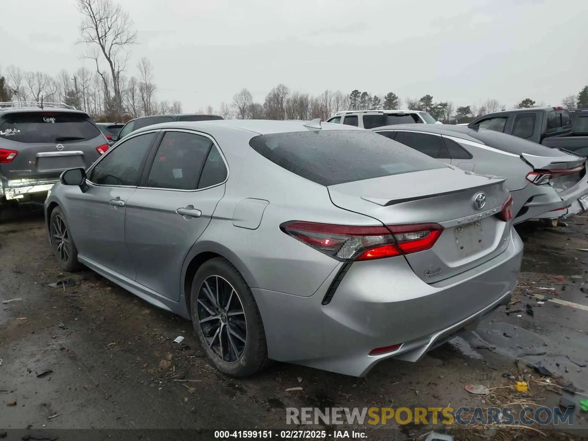 3 fotografías del automóvil dañado 4T1G11AK2MU530613 TOYOTA CAMRY 2021