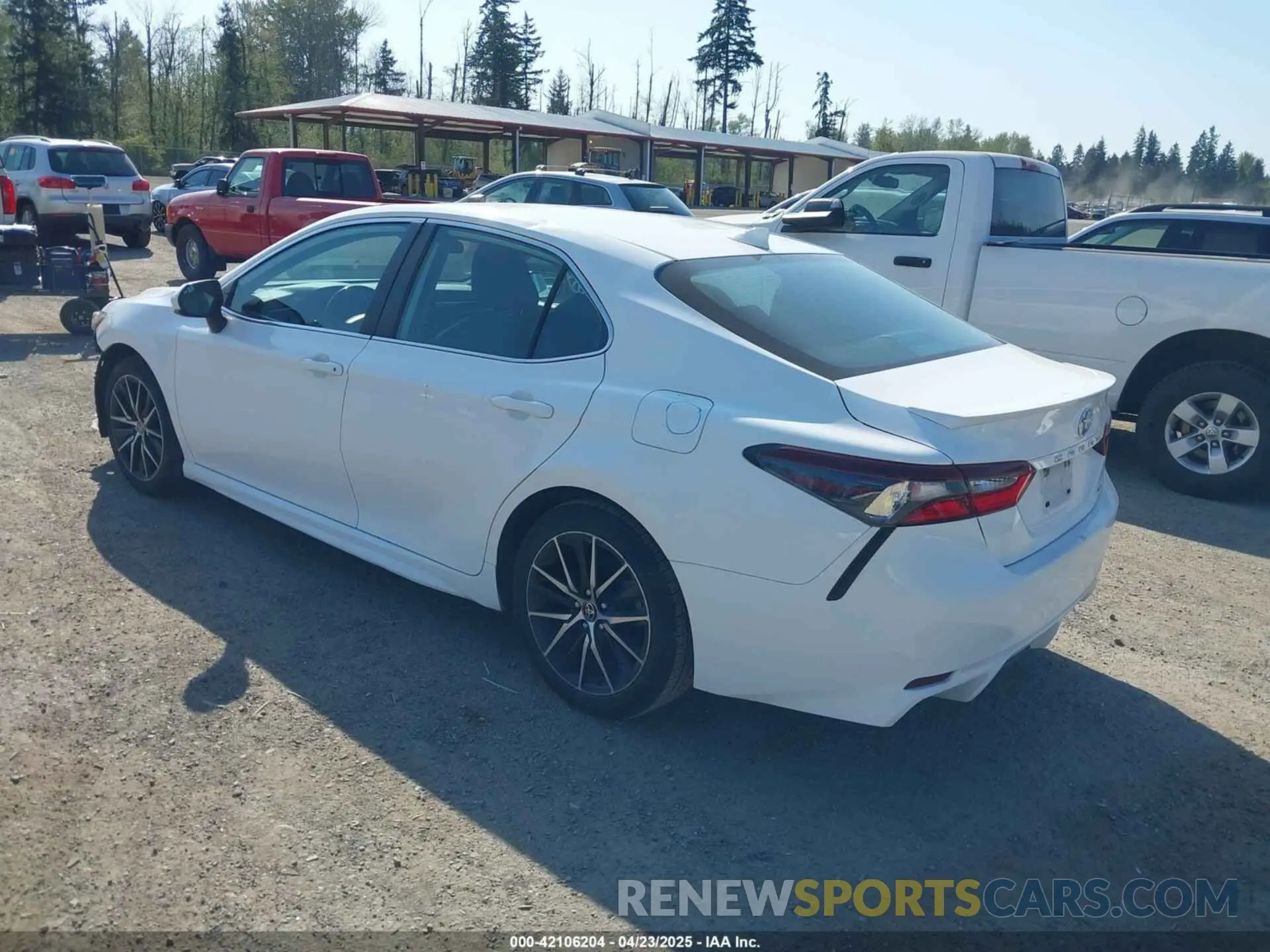 3 fotografías del automóvil dañado 4T1G11AK2MU547086 TOYOTA CAMRY 2021