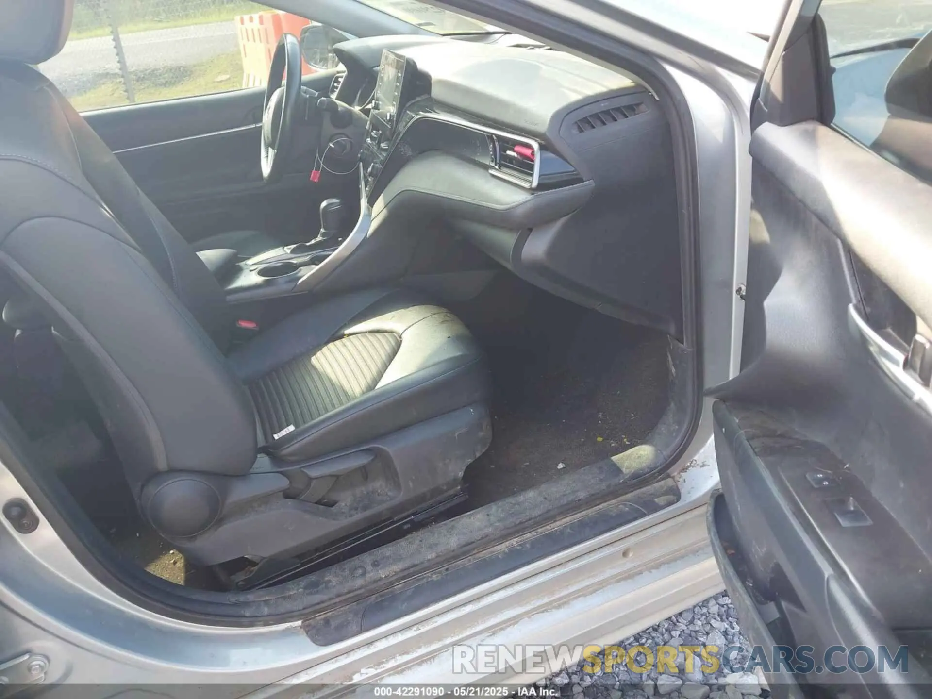 5 fotografías del automóvil dañado 4T1G11AK2MU556919 TOYOTA CAMRY 2021