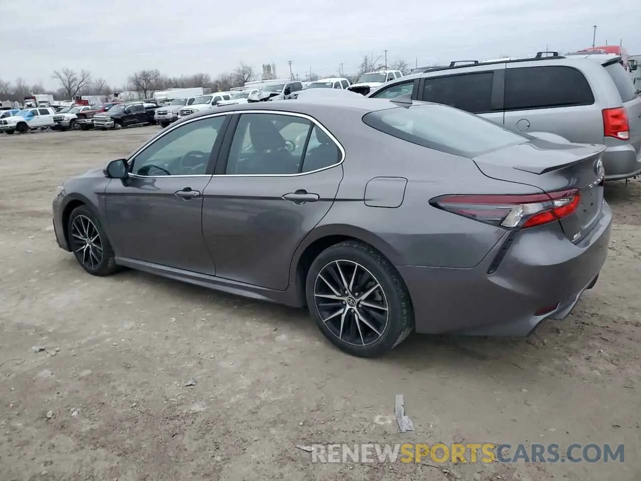 2 fotografías del automóvil dañado 4T1G11AK2MU557732 TOYOTA CAMRY 2021