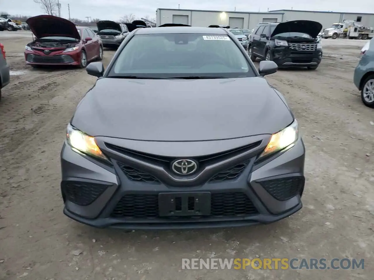 5 fotografías del automóvil dañado 4T1G11AK2MU557732 TOYOTA CAMRY 2021