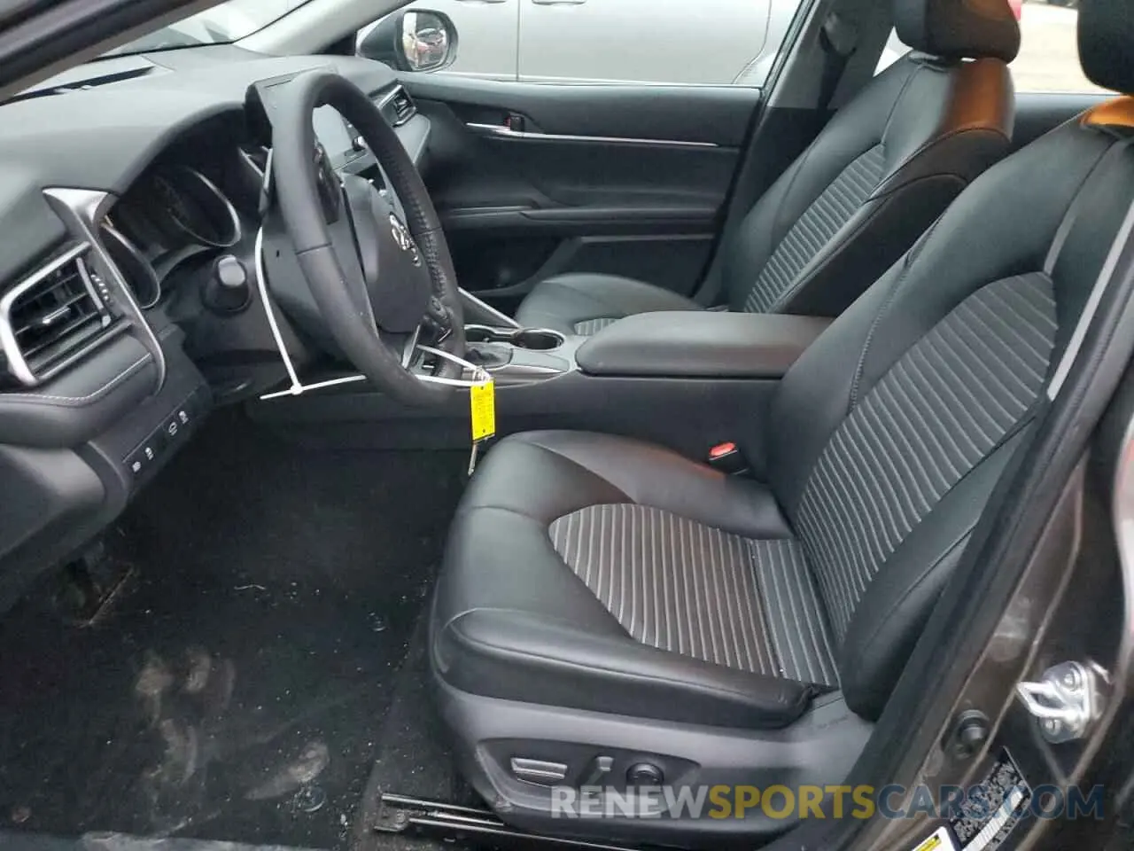 7 fotografías del automóvil dañado 4T1G11AK2MU557732 TOYOTA CAMRY 2021