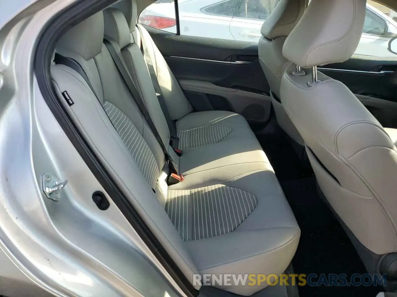 10 fotografías del automóvil dañado 4T1G11AK2MU559321 TOYOTA CAMRY 2021