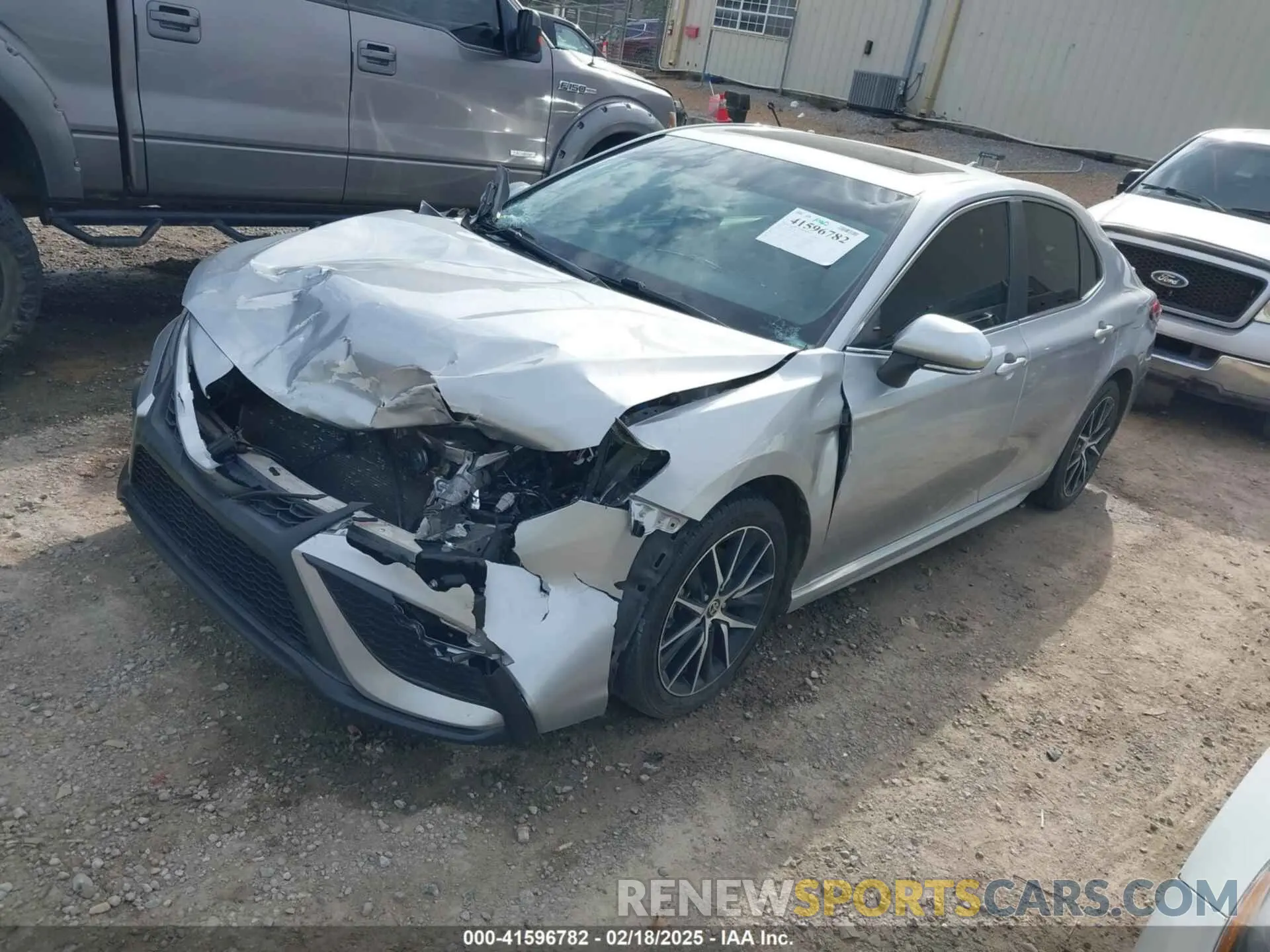 2 fotografías del automóvil dañado 4T1G11AK2MU559612 TOYOTA CAMRY 2021