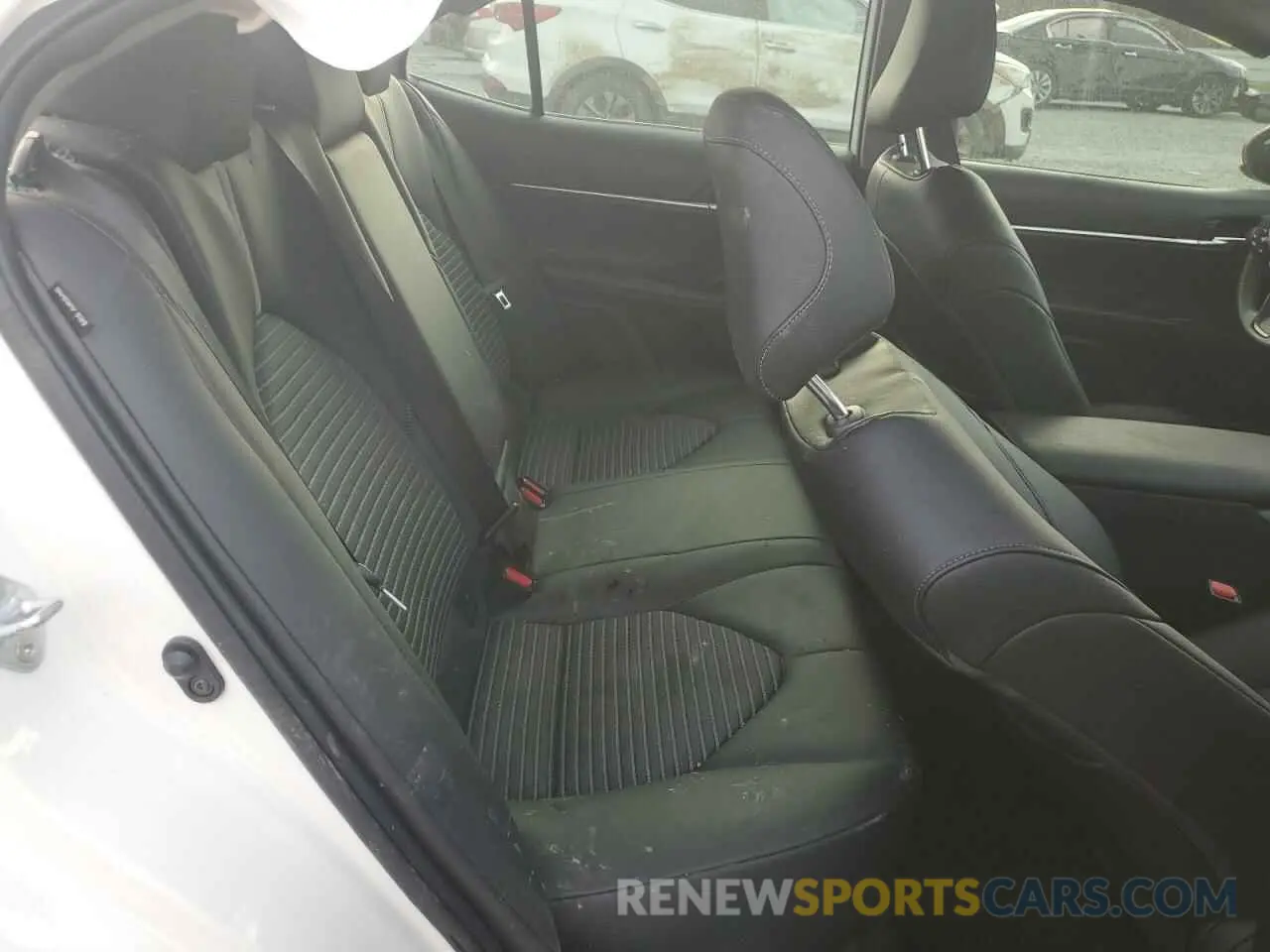10 fotografías del automóvil dañado 4T1G11AK2MU563014 TOYOTA CAMRY 2021