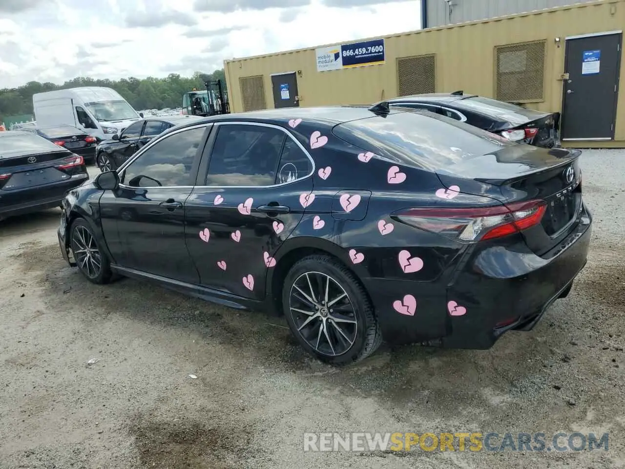 2 fotografías del automóvil dañado 4T1G11AK2MU563031 TOYOTA CAMRY 2021
