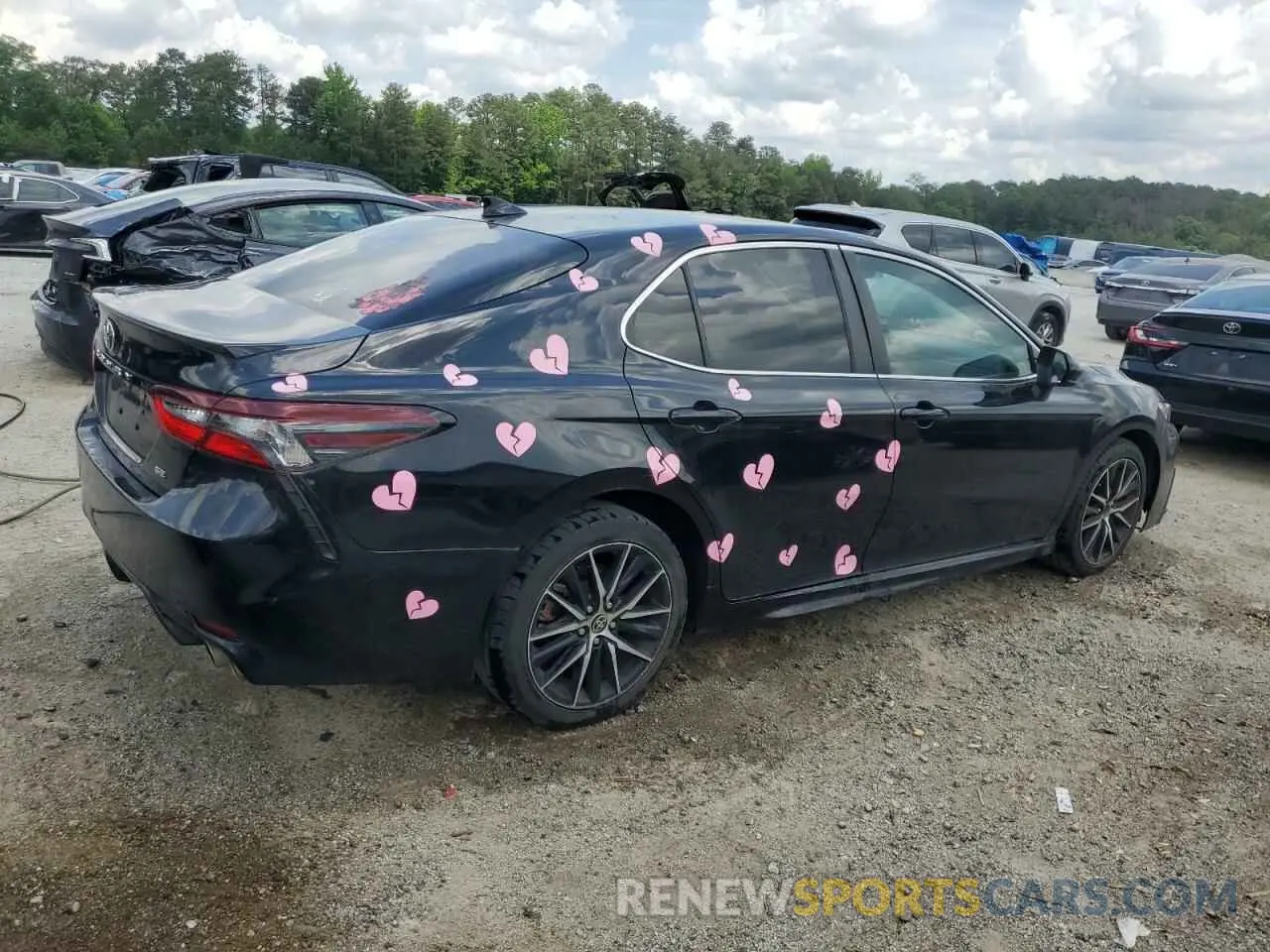3 fotografías del automóvil dañado 4T1G11AK2MU563031 TOYOTA CAMRY 2021