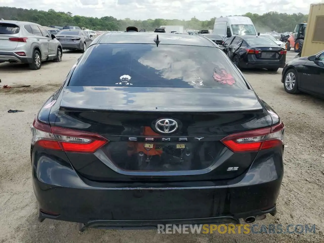 6 fotografías del automóvil dañado 4T1G11AK2MU563031 TOYOTA CAMRY 2021
