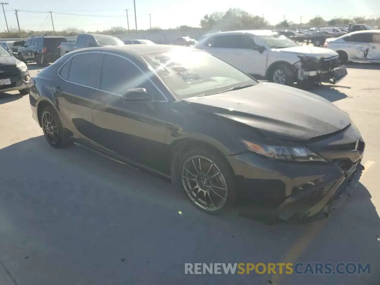 4 fotografías del automóvil dañado 4T1G11AK2MU574952 TOYOTA CAMRY 2021
