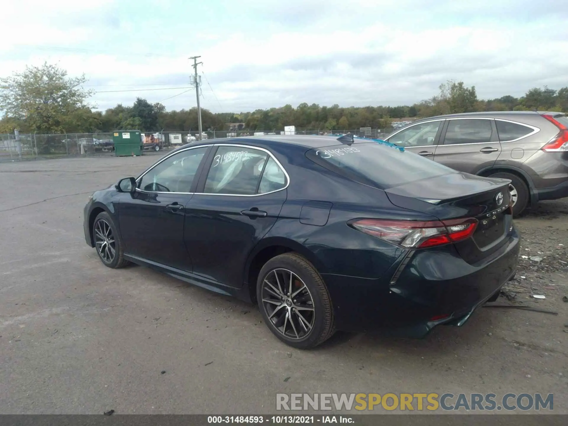 3 fotografías del automóvil dañado 4T1G11AK2MU583831 TOYOTA CAMRY 2021
