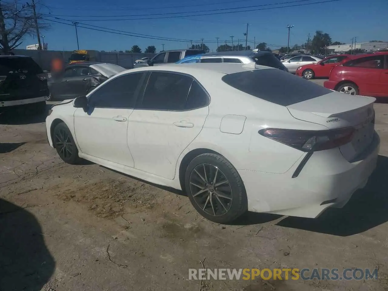 2 fotografías del automóvil dañado 4T1G11AK2MU587507 TOYOTA CAMRY 2021