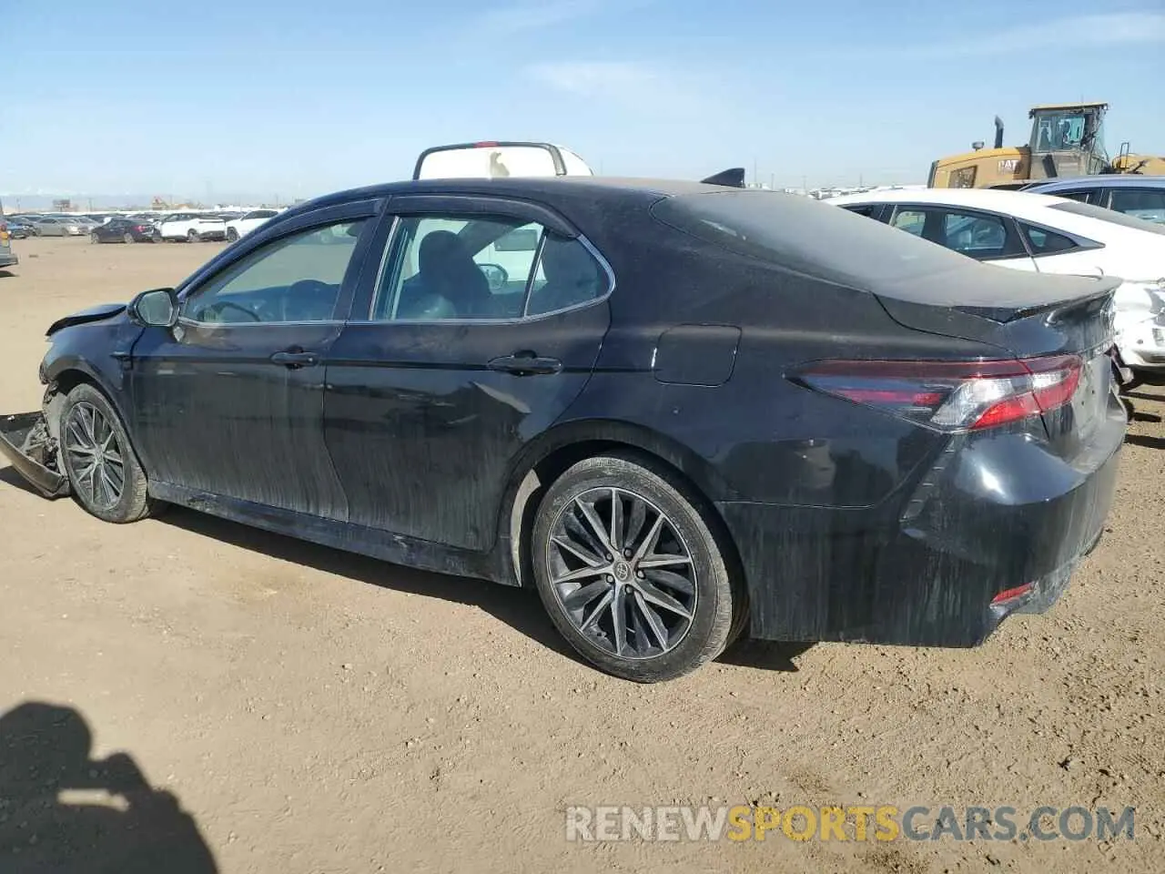 2 fotografías del automóvil dañado 4T1G11AK2MU592660 TOYOTA CAMRY 2021