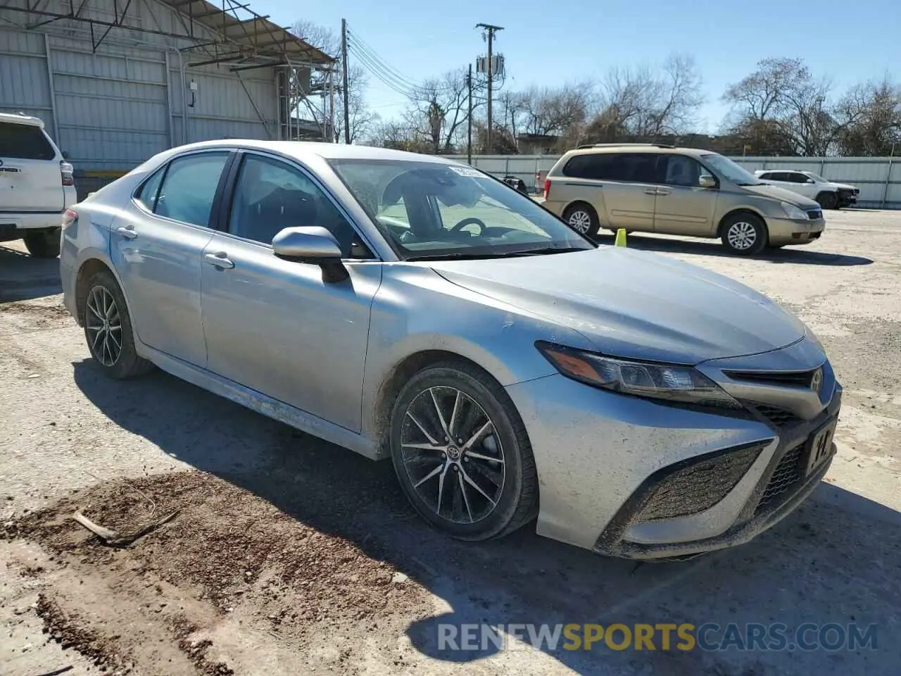 4 fotografías del automóvil dañado 4T1G11AK3MU408214 TOYOTA CAMRY 2021