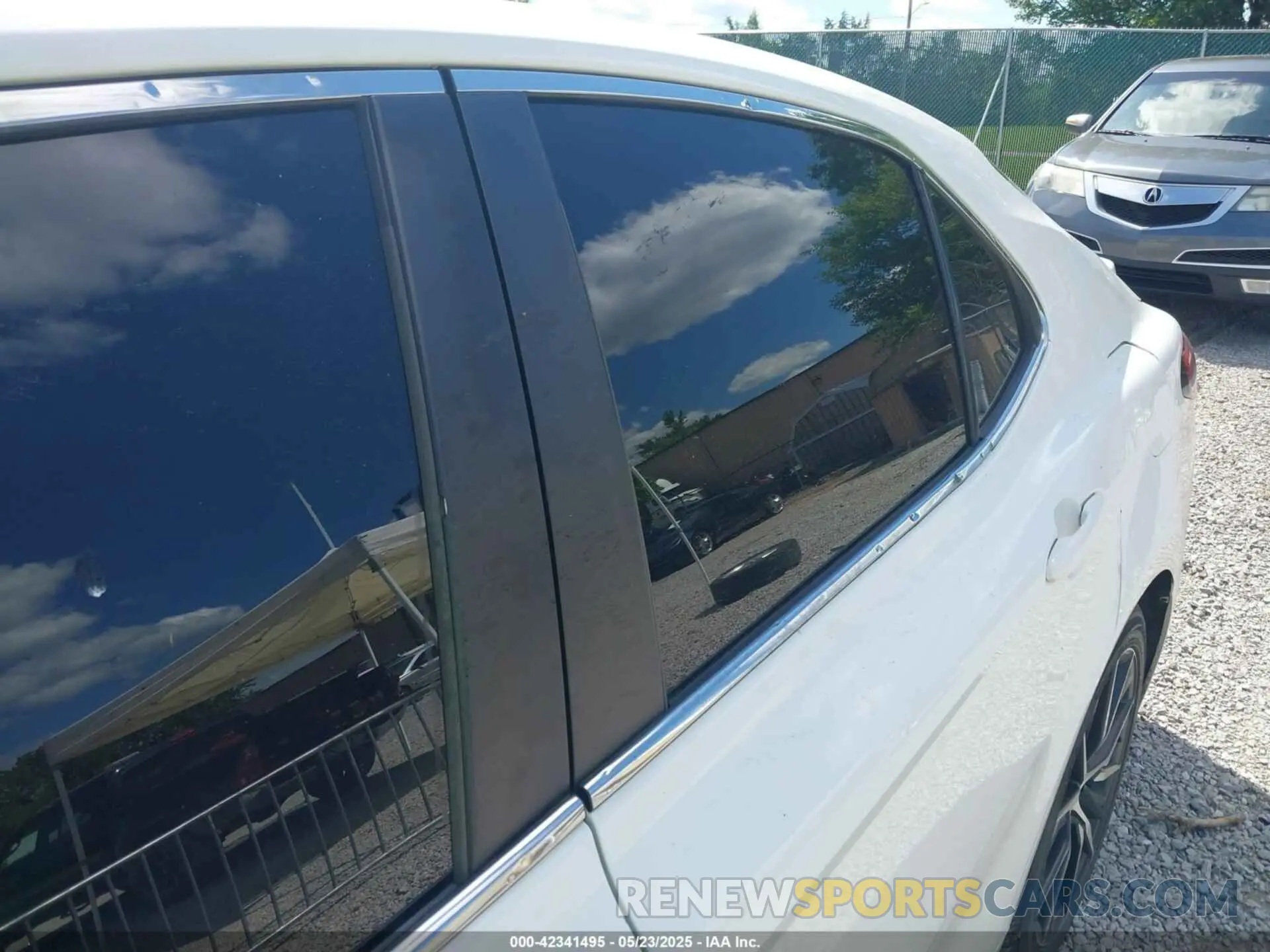 19 fotografías del automóvil dañado 4T1G11AK3MU410111 TOYOTA CAMRY 2021
