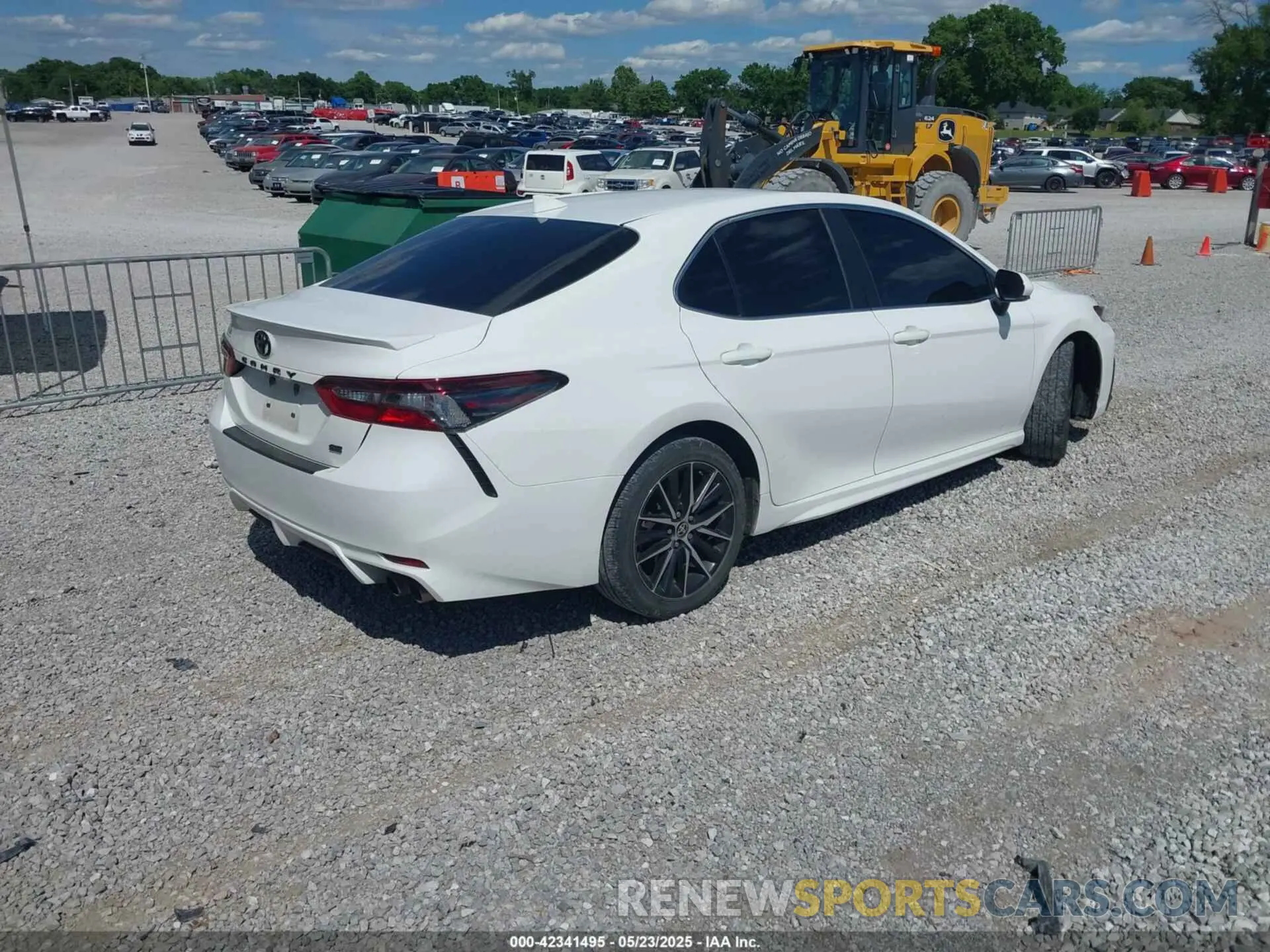 4 fotografías del automóvil dañado 4T1G11AK3MU410111 TOYOTA CAMRY 2021