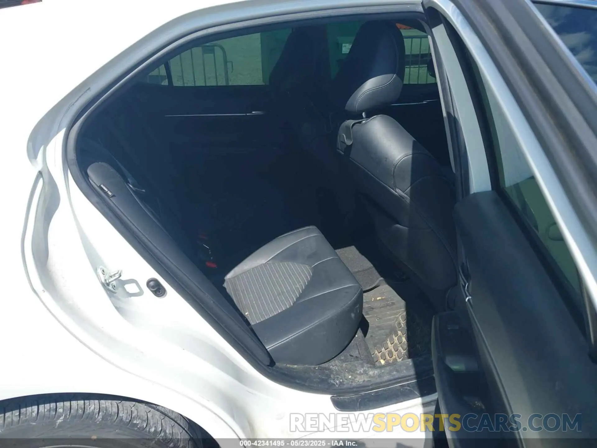 8 fotografías del automóvil dañado 4T1G11AK3MU410111 TOYOTA CAMRY 2021