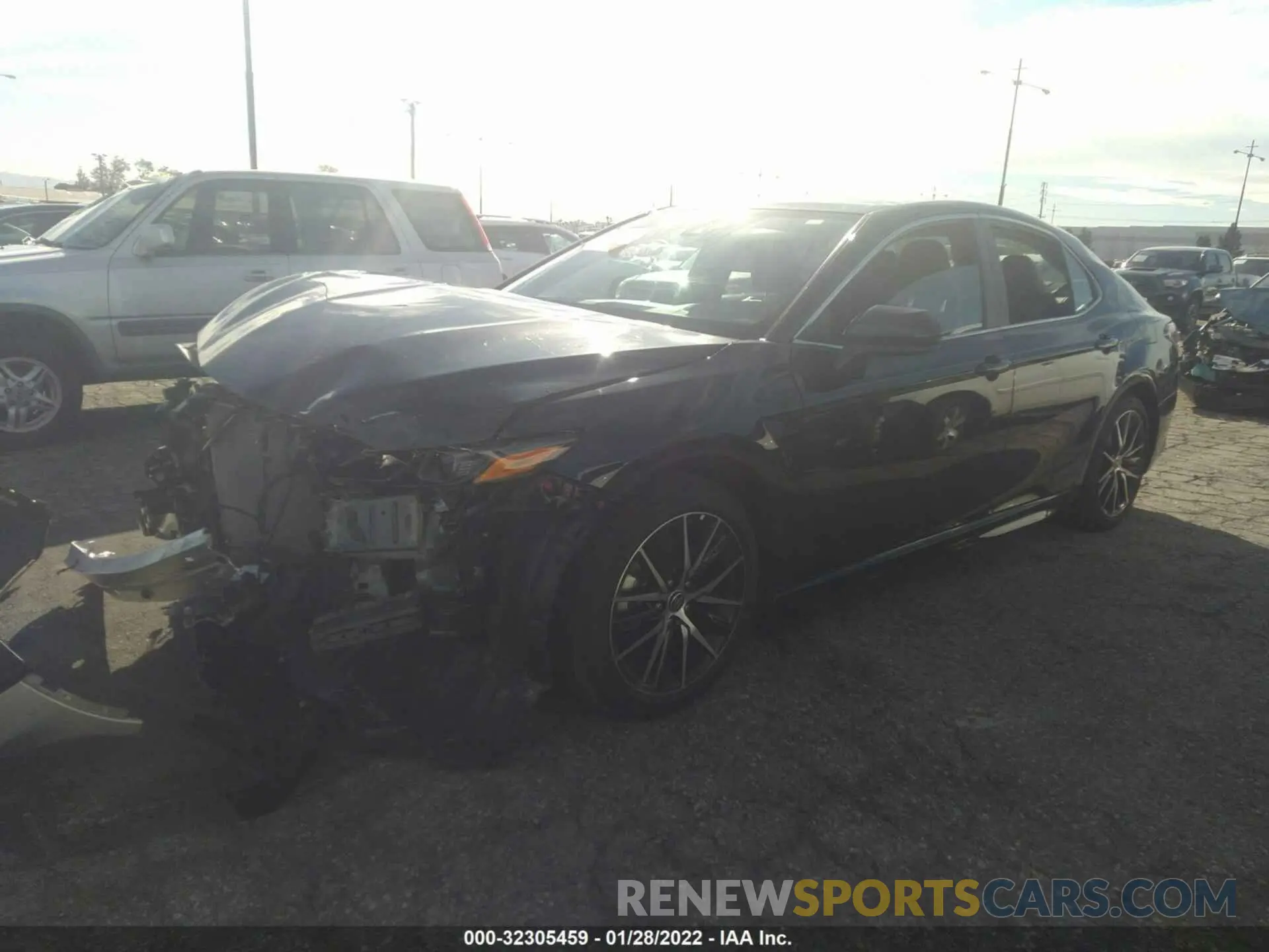 2 fotografías del automóvil dañado 4T1G11AK3MU420010 TOYOTA CAMRY 2021