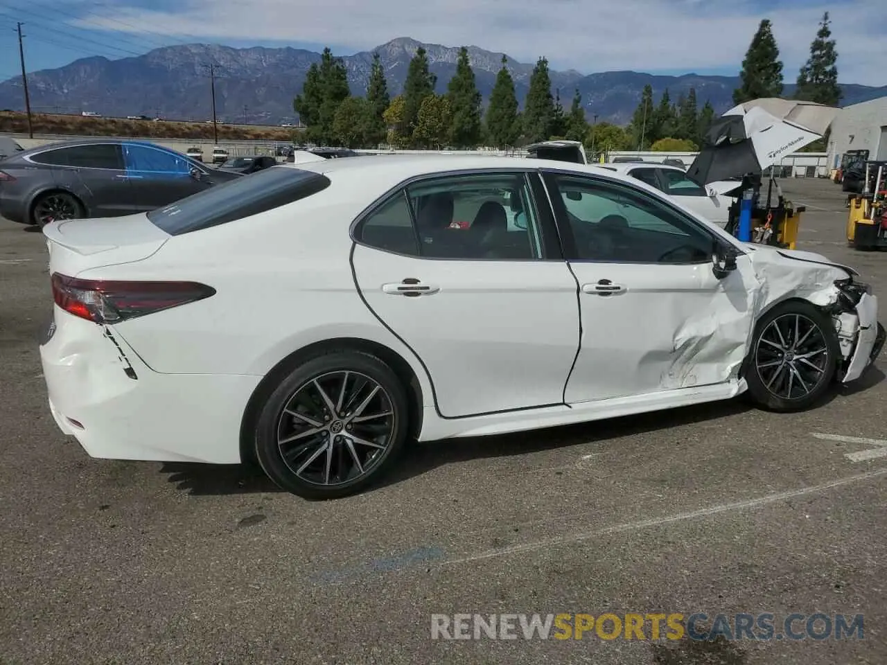 3 fotografías del automóvil dañado 4T1G11AK3MU421982 TOYOTA CAMRY 2021