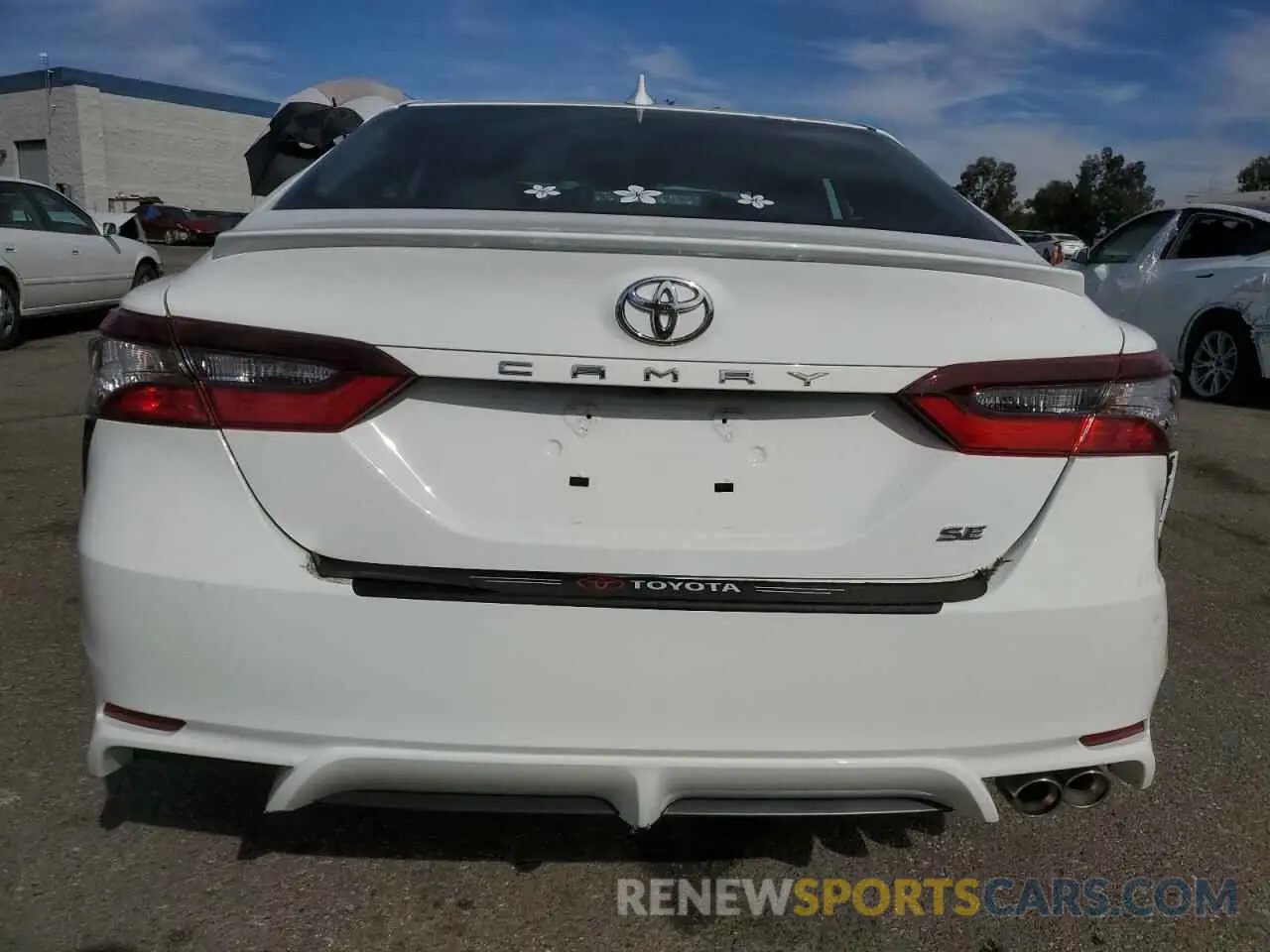 6 fotografías del automóvil dañado 4T1G11AK3MU421982 TOYOTA CAMRY 2021