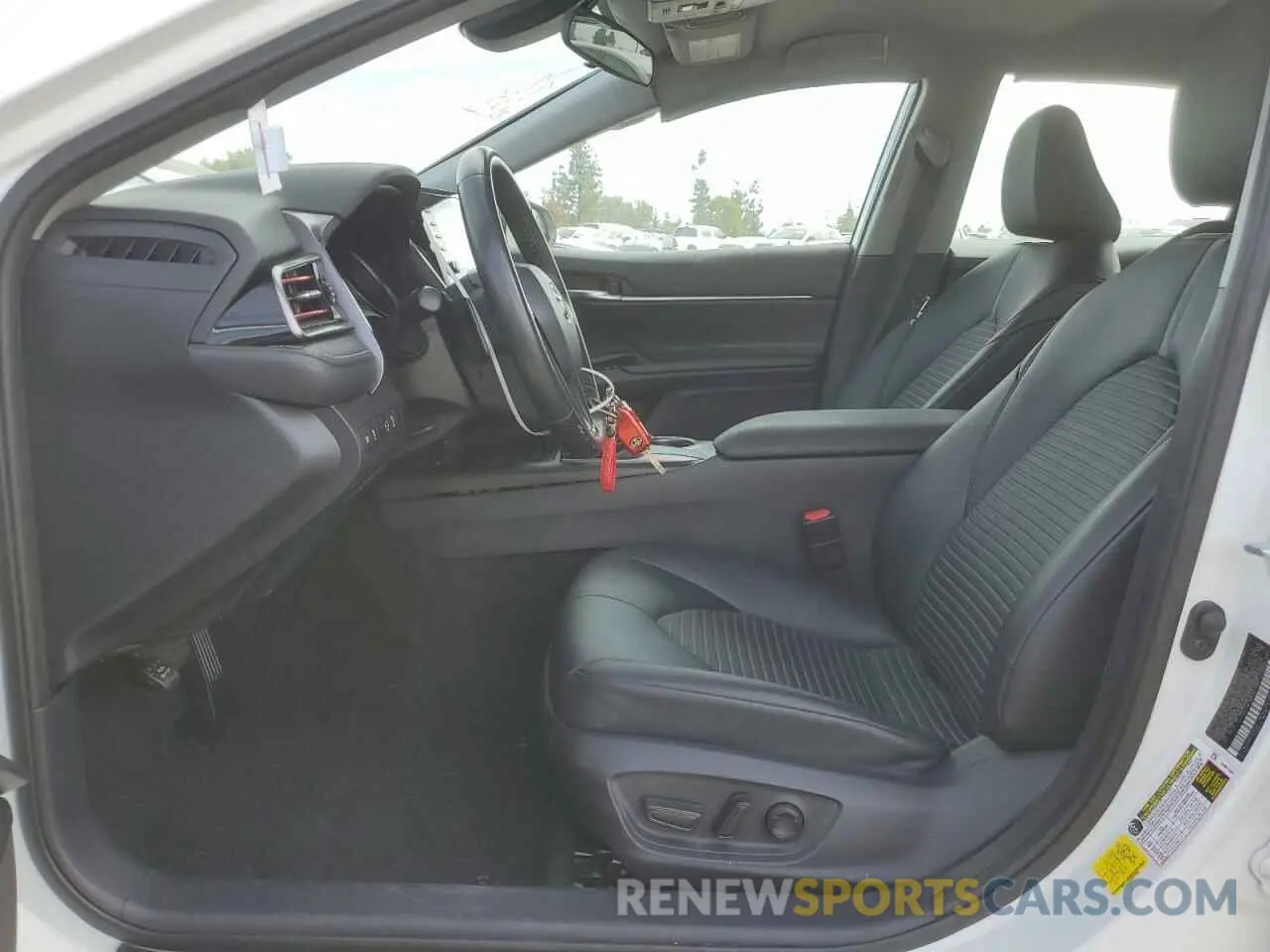 7 fotografías del automóvil dañado 4T1G11AK3MU421982 TOYOTA CAMRY 2021