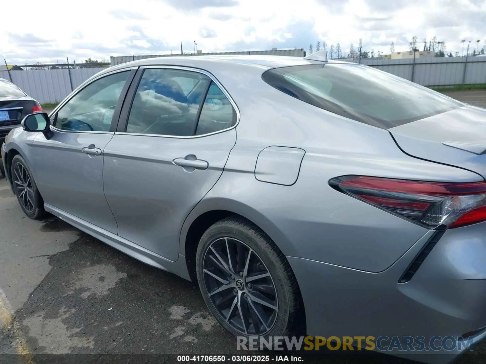 15 fotografías del automóvil dañado 4T1G11AK3MU427586 TOYOTA CAMRY 2021