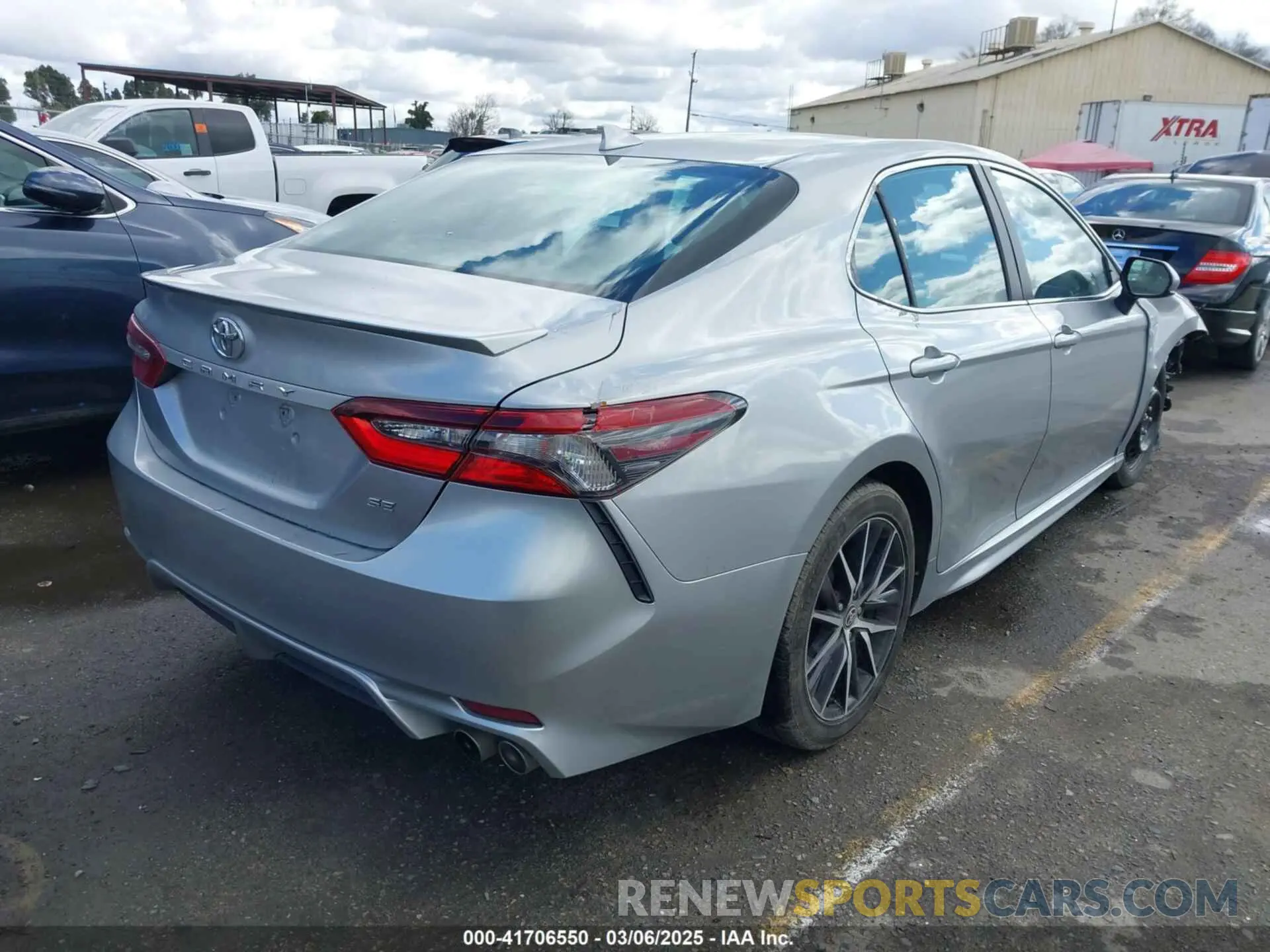 4 fotografías del automóvil dañado 4T1G11AK3MU427586 TOYOTA CAMRY 2021