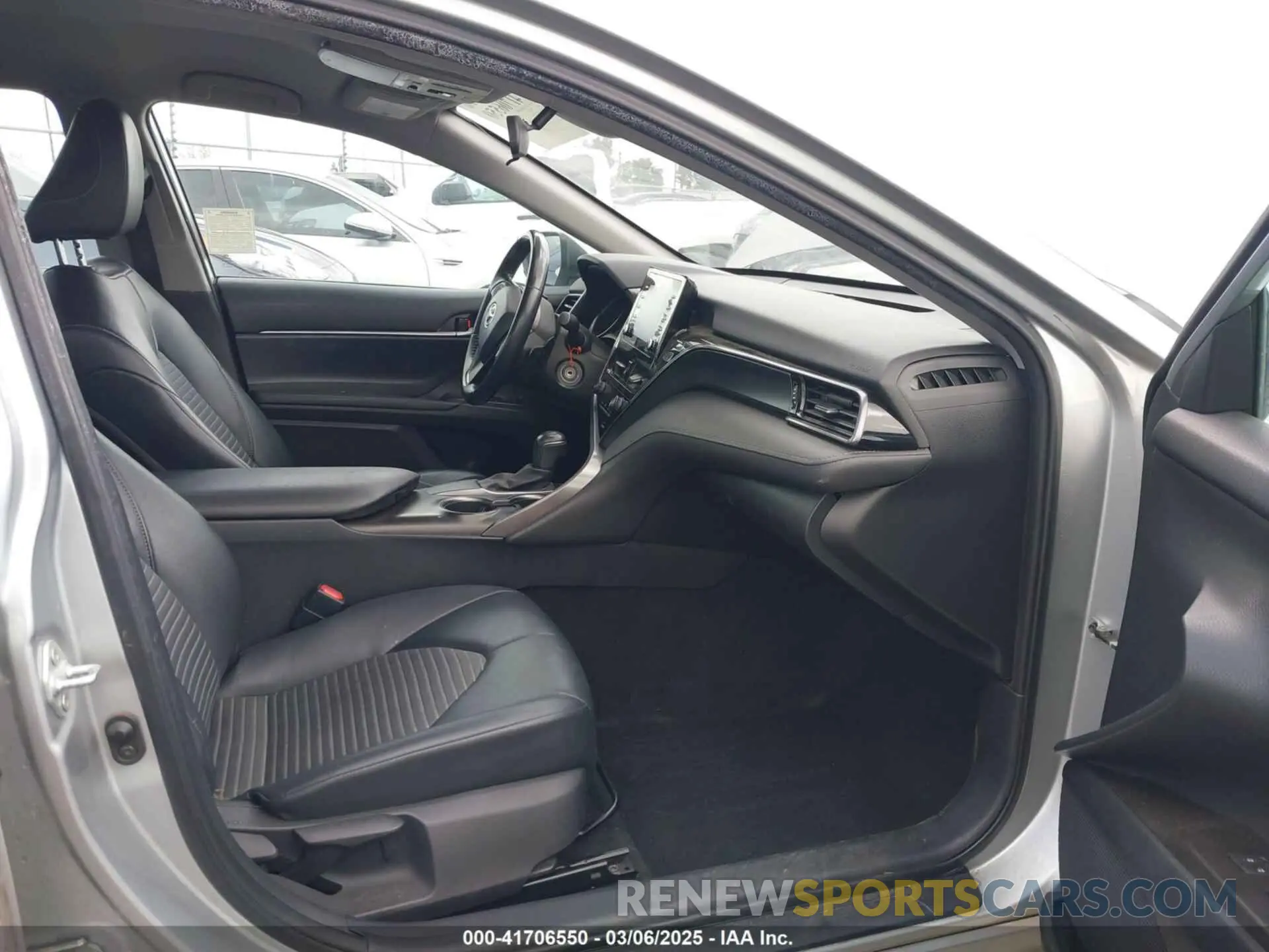 5 fotografías del automóvil dañado 4T1G11AK3MU427586 TOYOTA CAMRY 2021