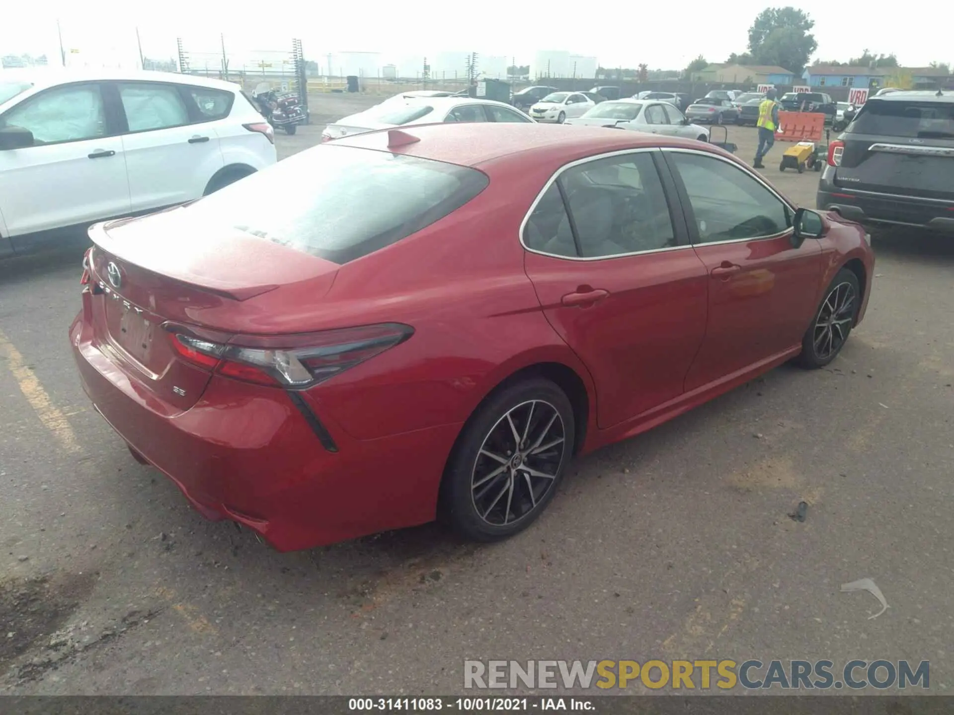 4 fotografías del automóvil dañado 4T1G11AK3MU428513 TOYOTA CAMRY 2021