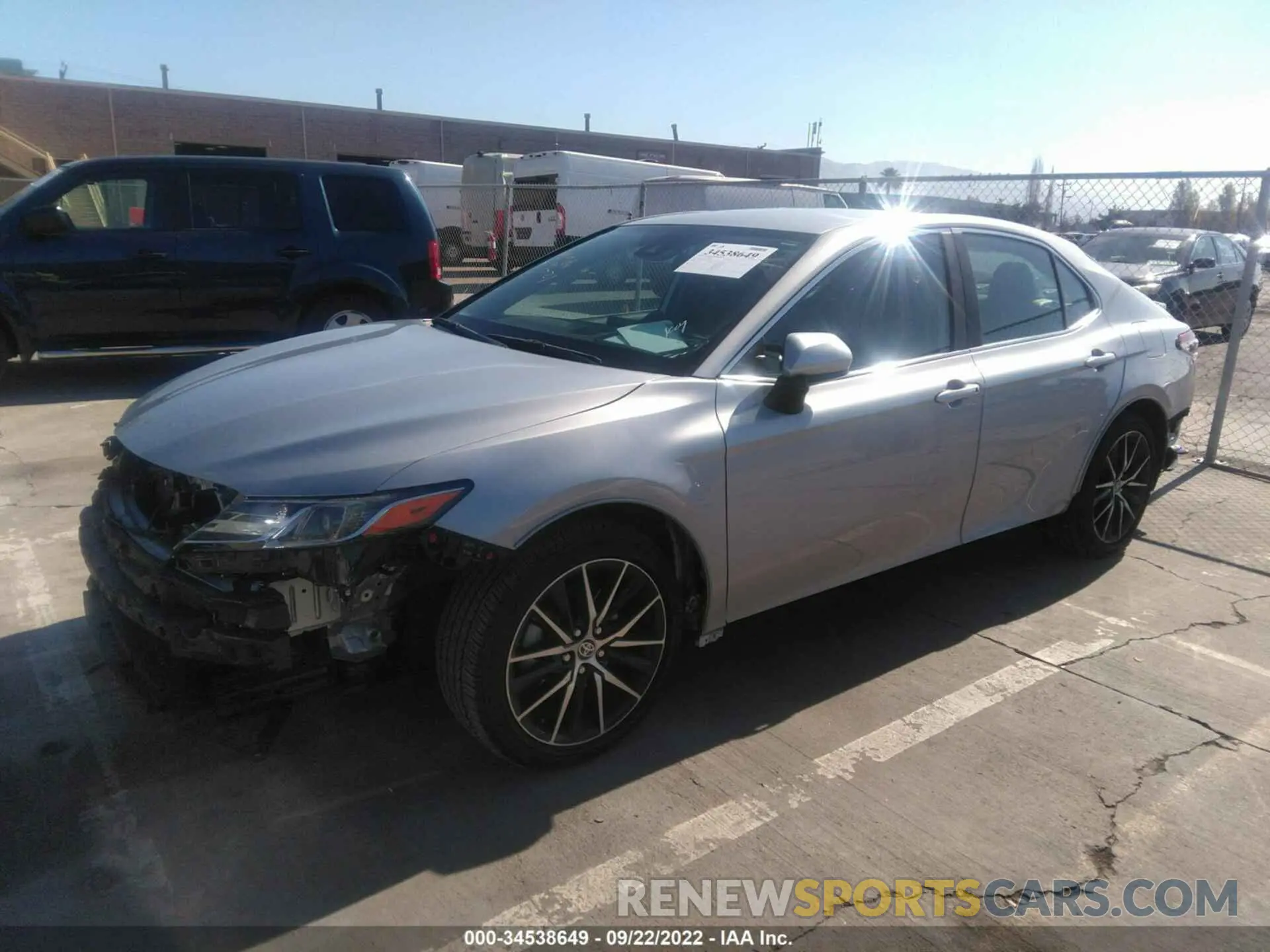 2 fotografías del automóvil dañado 4T1G11AK3MU430150 TOYOTA CAMRY 2021