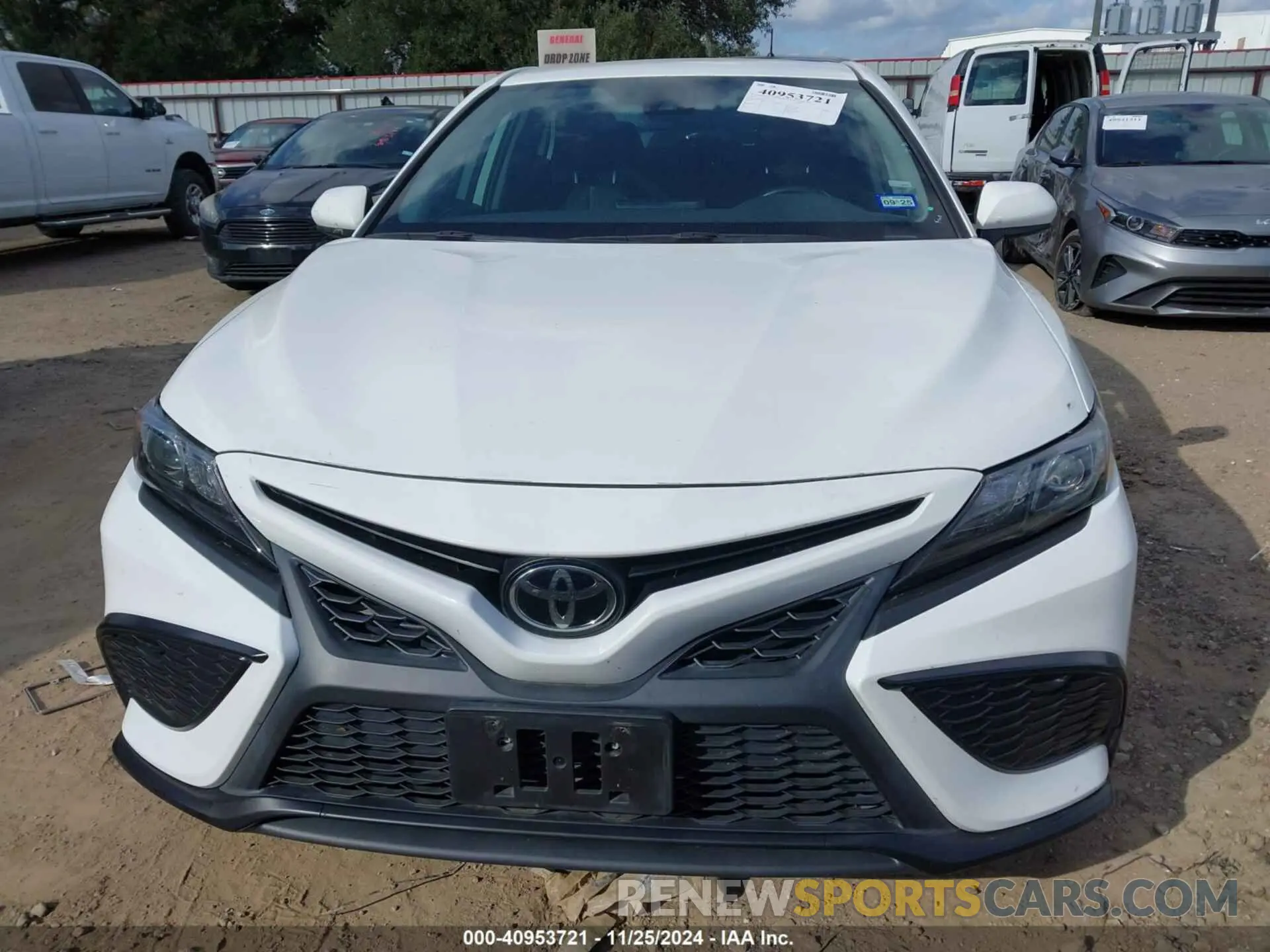 12 fotografías del automóvil dañado 4T1G11AK3MU448177 TOYOTA CAMRY 2021
