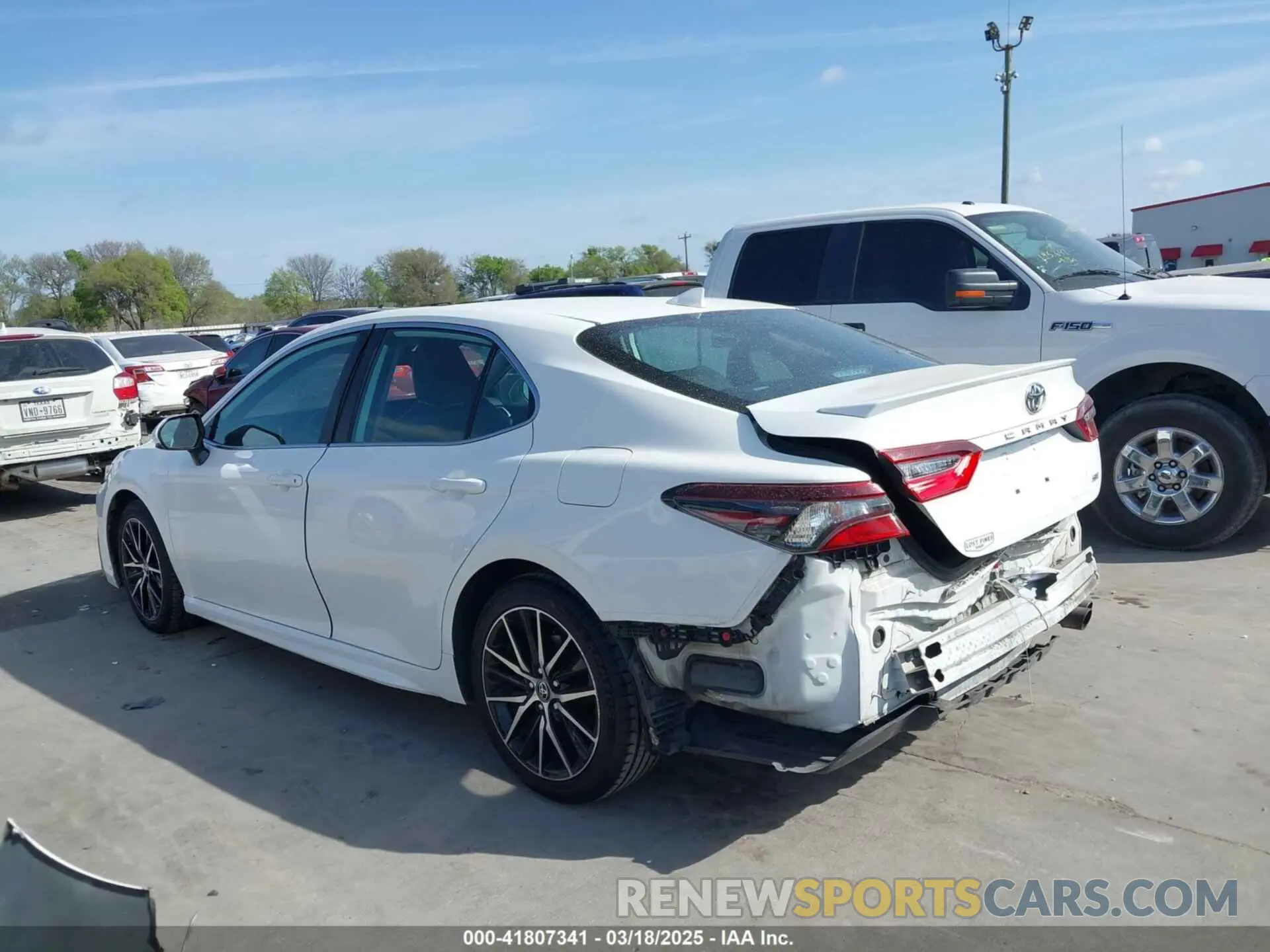 15 fotografías del automóvil dañado 4T1G11AK3MU451421 TOYOTA CAMRY 2021
