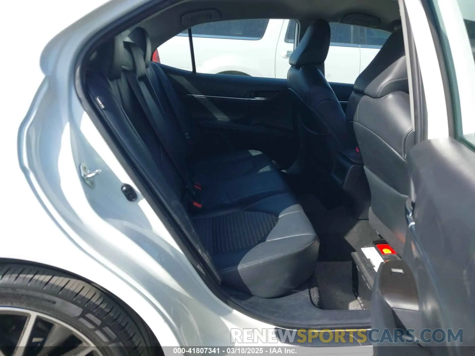 8 fotografías del automóvil dañado 4T1G11AK3MU451421 TOYOTA CAMRY 2021