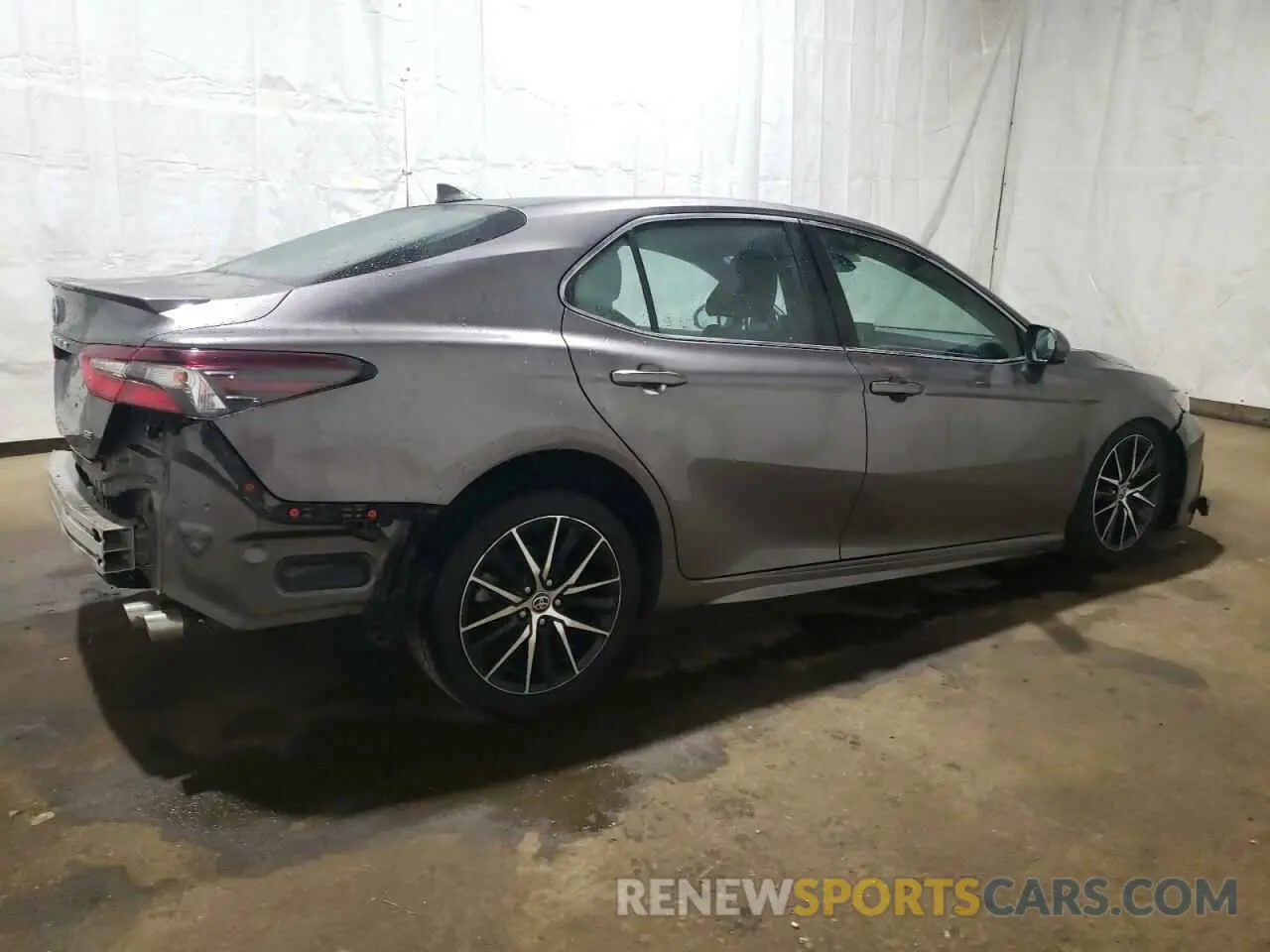 3 fotografías del automóvil dañado 4T1G11AK3MU464136 TOYOTA CAMRY 2021