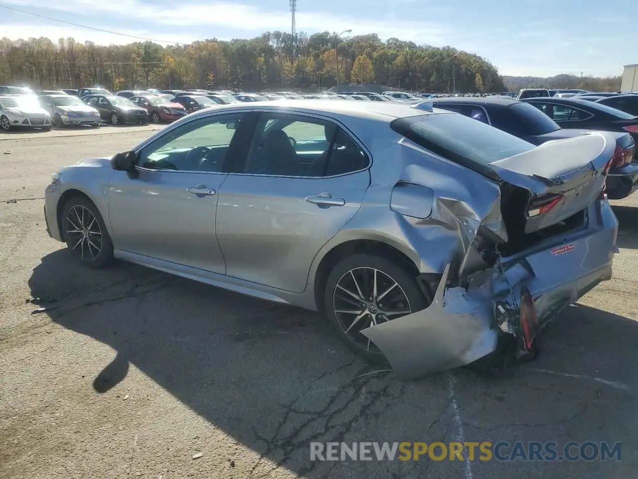 2 fotografías del automóvil dañado 4T1G11AK3MU465013 TOYOTA CAMRY 2021