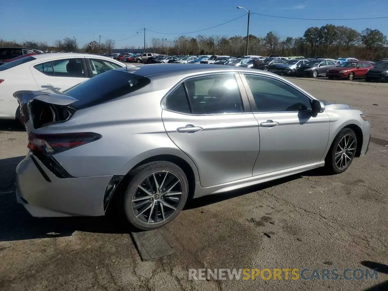 3 fotografías del automóvil dañado 4T1G11AK3MU465013 TOYOTA CAMRY 2021