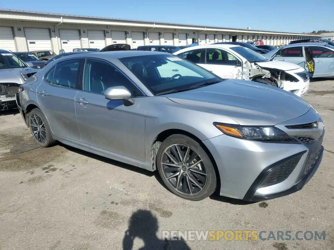 4 fotografías del automóvil dañado 4T1G11AK3MU465013 TOYOTA CAMRY 2021