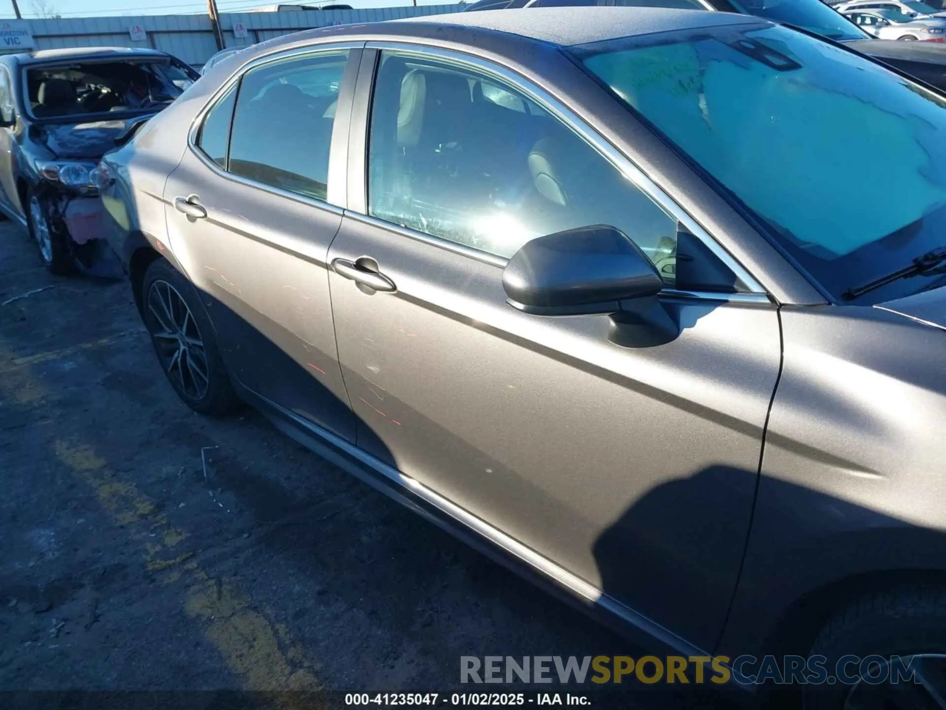 14 fotografías del automóvil dañado 4T1G11AK3MU472396 TOYOTA CAMRY 2021