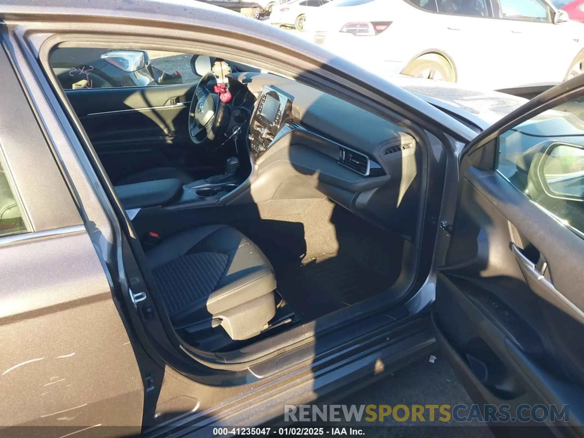 5 fotografías del automóvil dañado 4T1G11AK3MU472396 TOYOTA CAMRY 2021