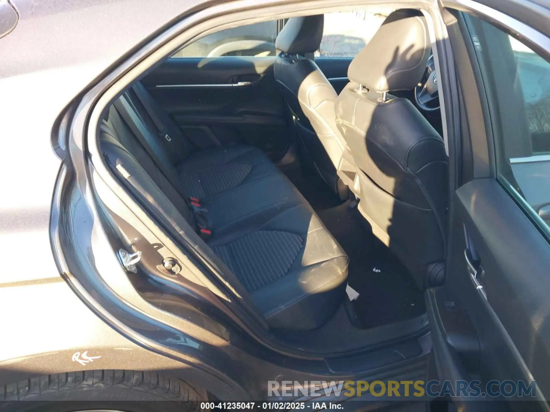 8 fotografías del automóvil dañado 4T1G11AK3MU472396 TOYOTA CAMRY 2021