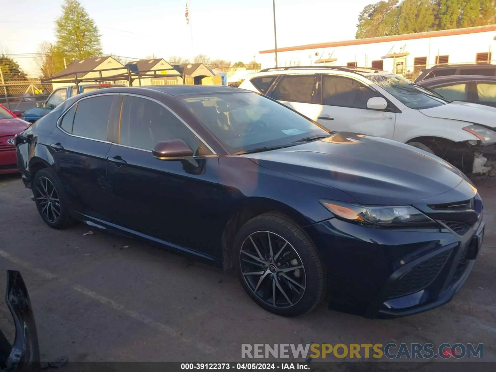 14 fotografías del automóvil dañado 4T1G11AK3MU481177 TOYOTA CAMRY 2021