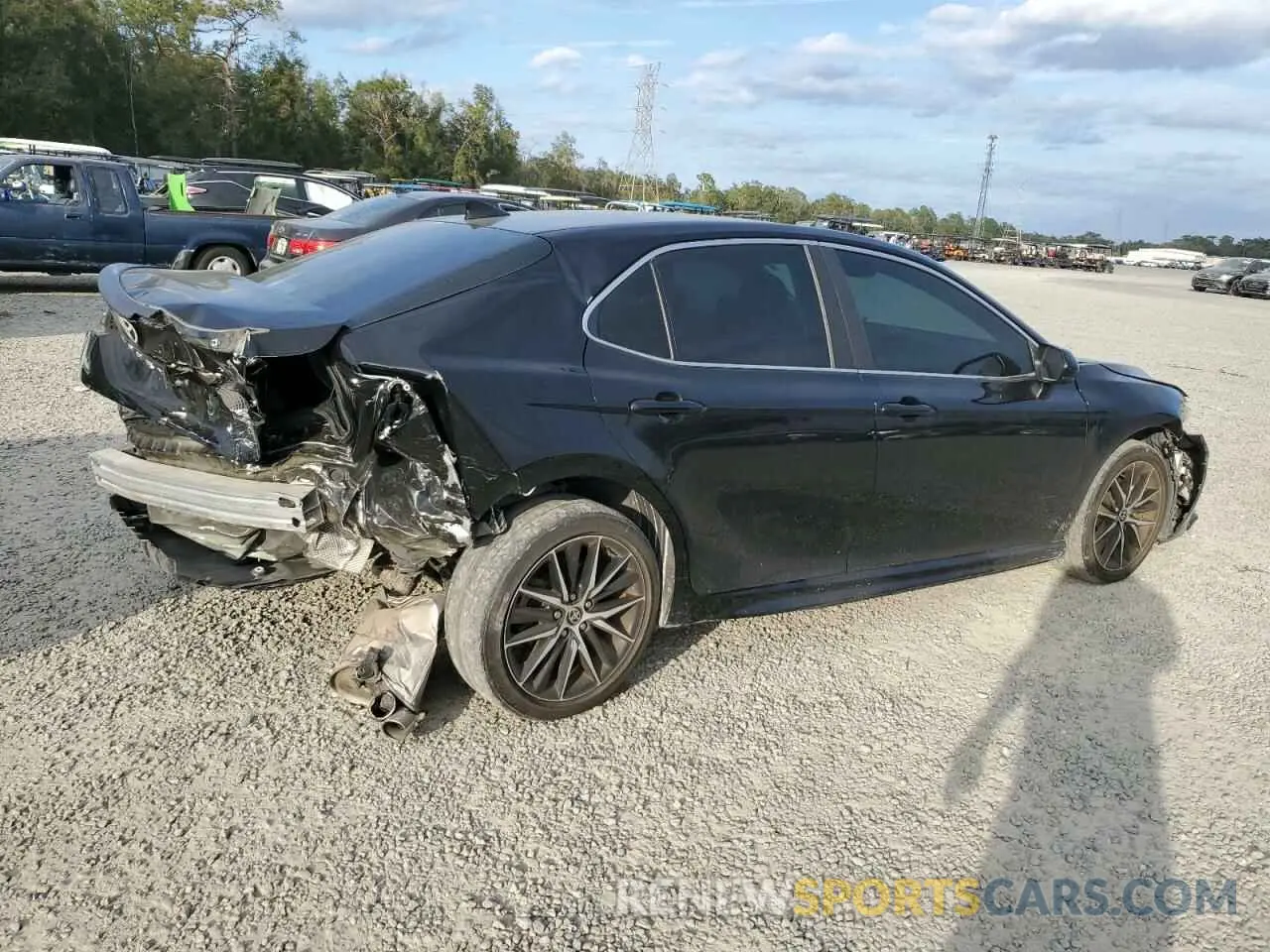 3 fotografías del automóvil dañado 4T1G11AK3MU489389 TOYOTA CAMRY 2021